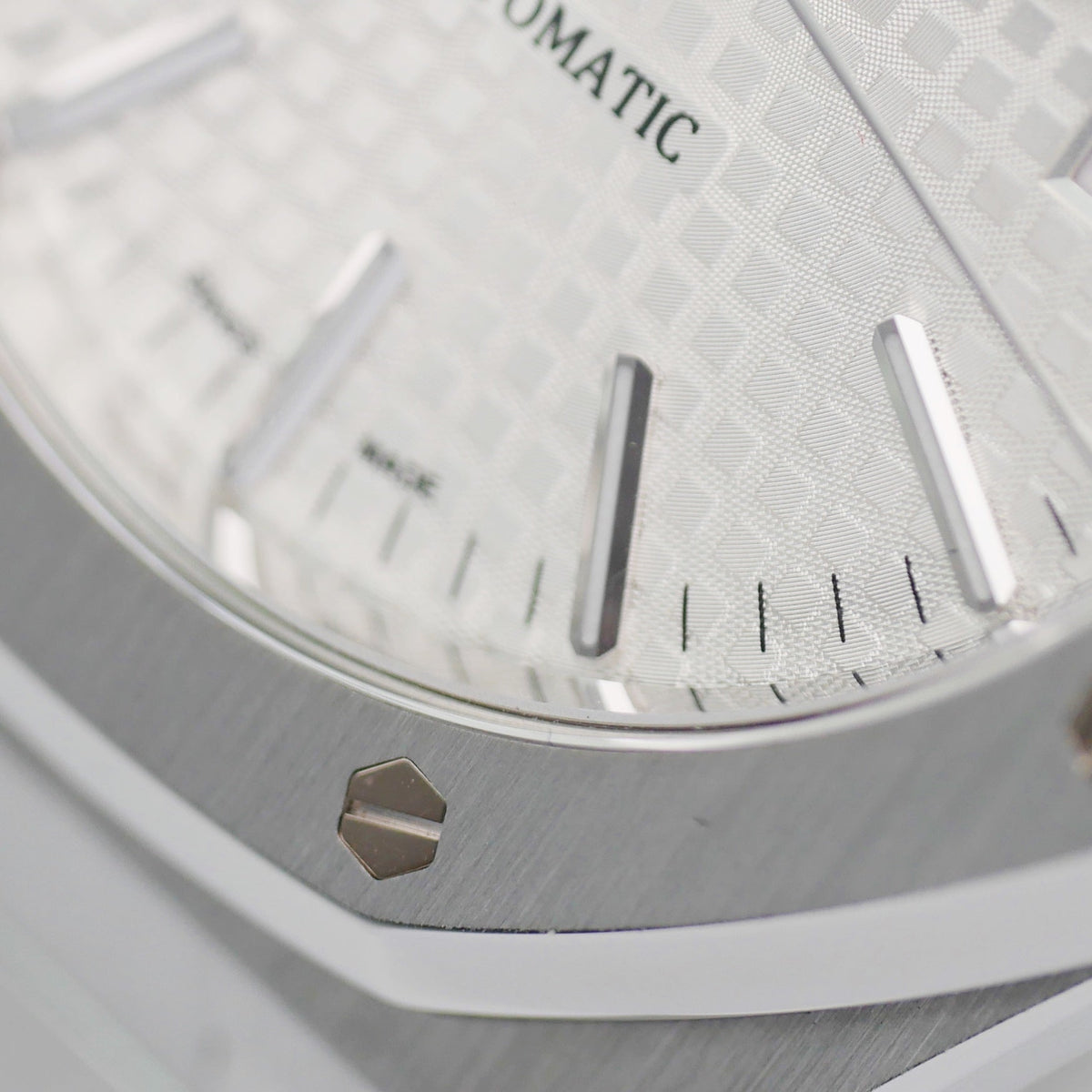 Audemars Piguet Royal Oak Stahl 15400ST.OO.1220ST.02 - 2018