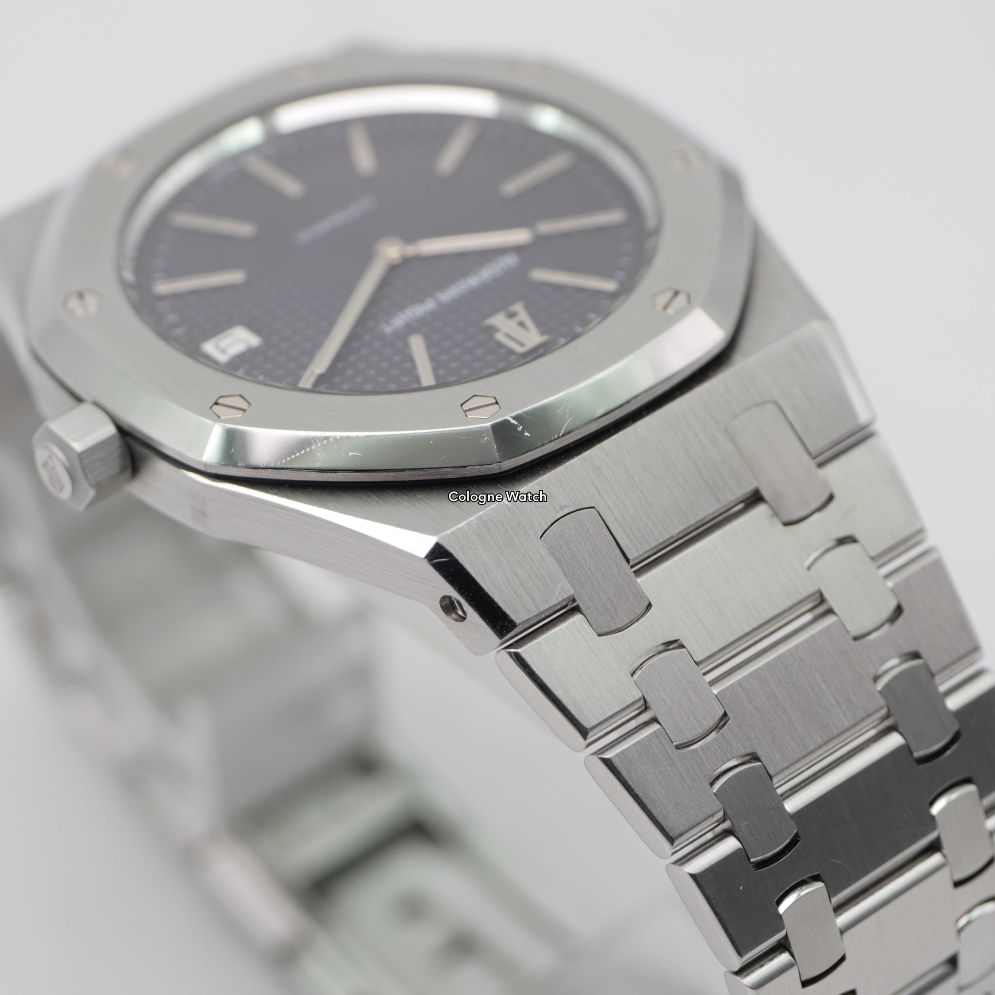 Audemars Piguet Royal Oak "Jumbo" Steel 14802ST - 1993 - limited model to 1000 pieces. - Includes recent service from Audemars Piguet