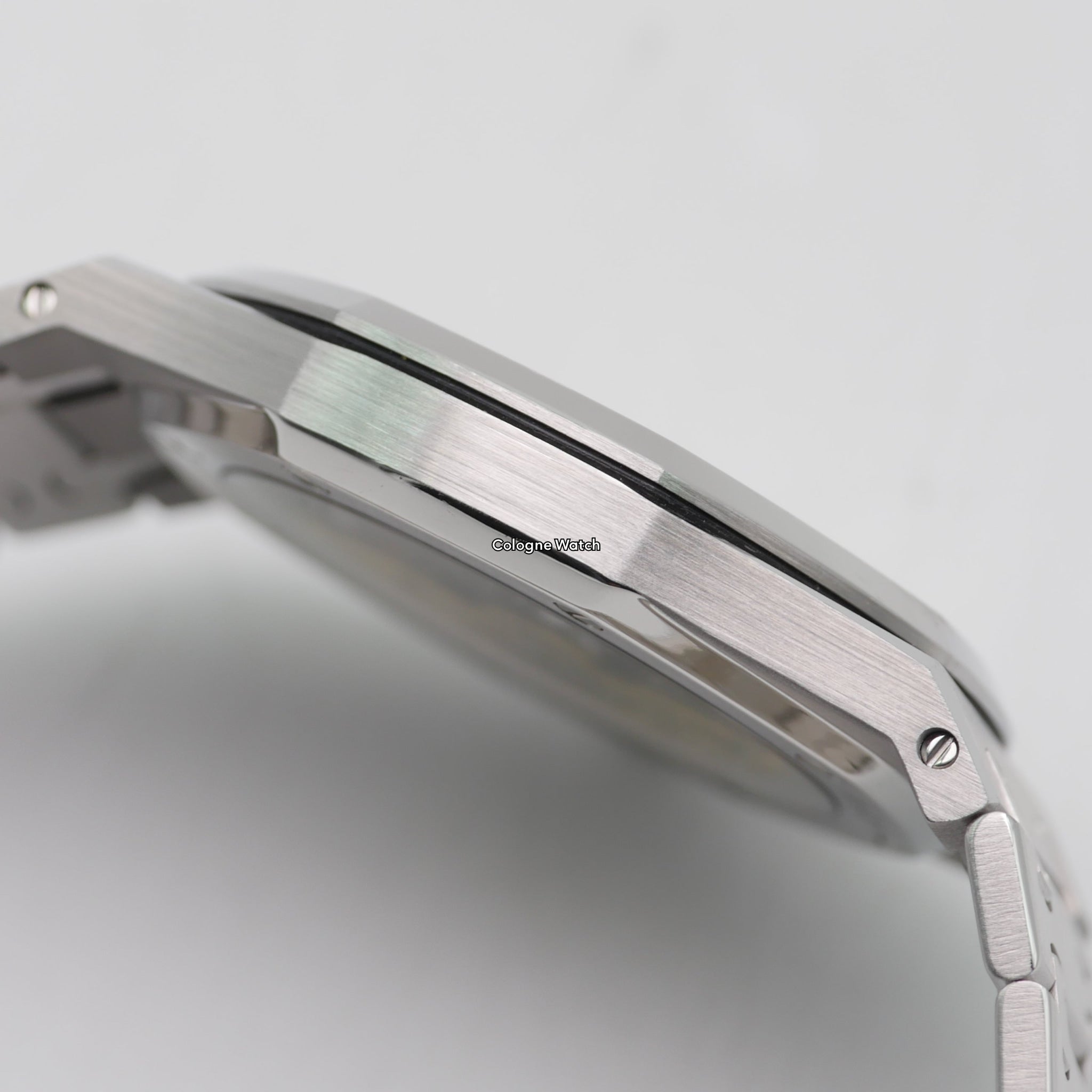 Audemars Piguet Royal Oak "Jumbo" Steel 14802ST - 1993 - limited model to 1000 pieces. - Includes recent service from Audemars Piguet