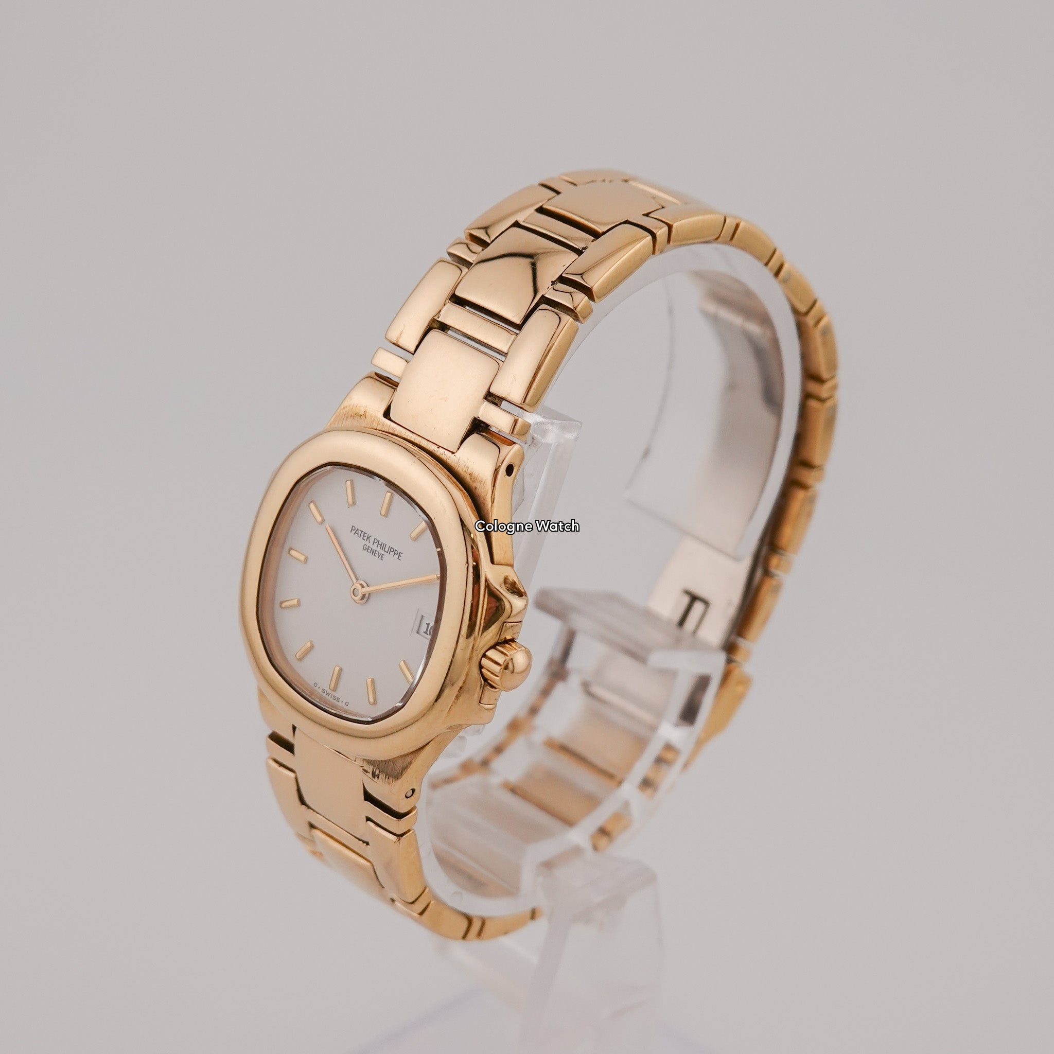 Patek Philippe Nautilus 4700/051 - 1990