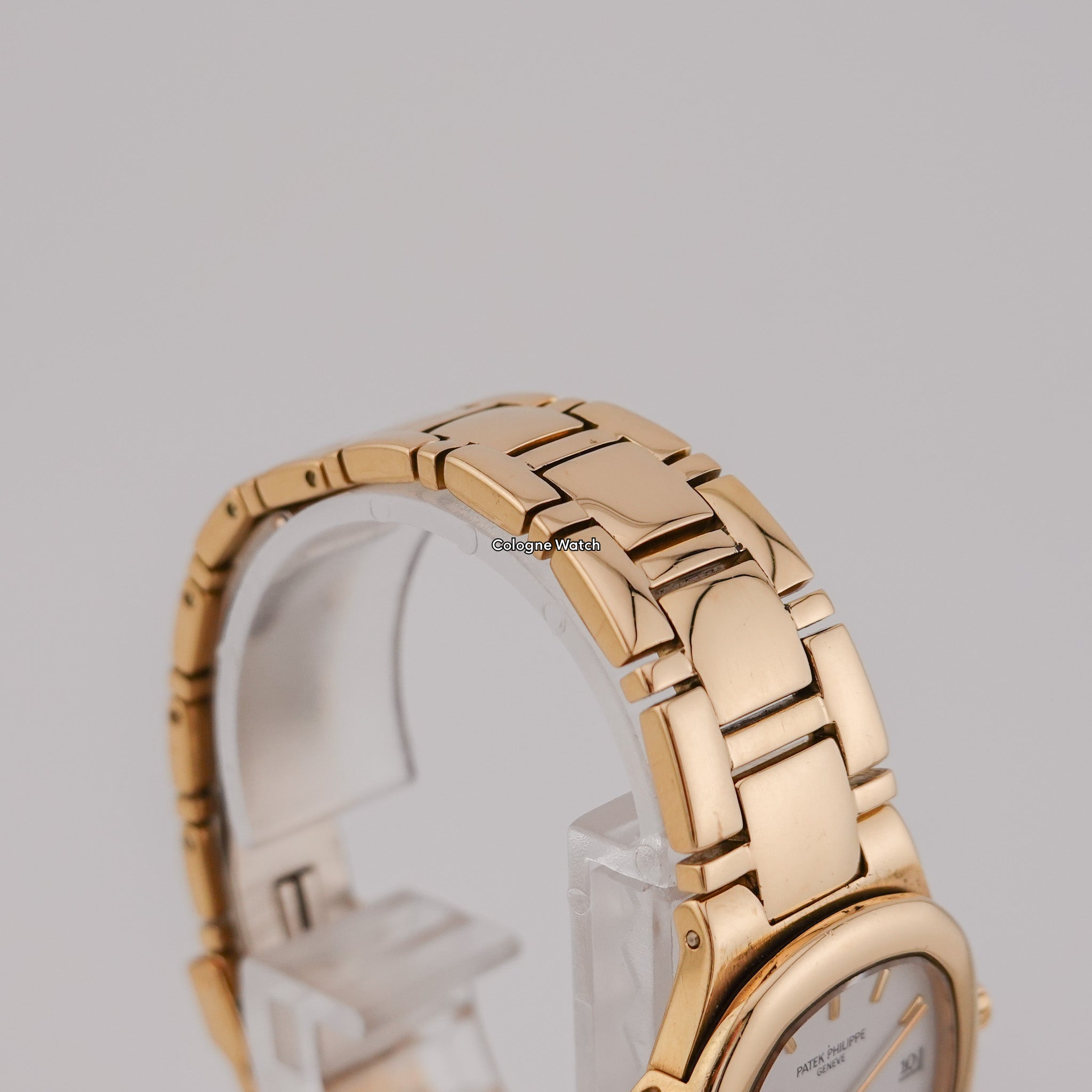 Patek Philippe Nautilus 4700/051 - 1990