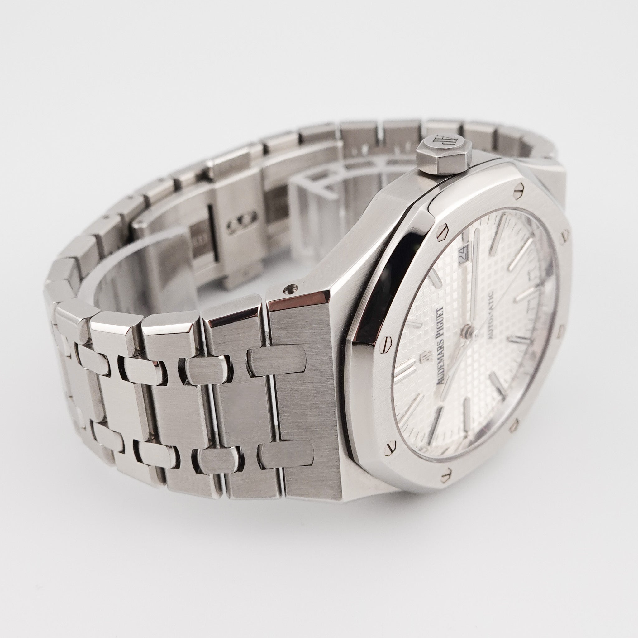 Audemars Piguet Royal Oak 15400ST.OO.1220ST.02 only watch