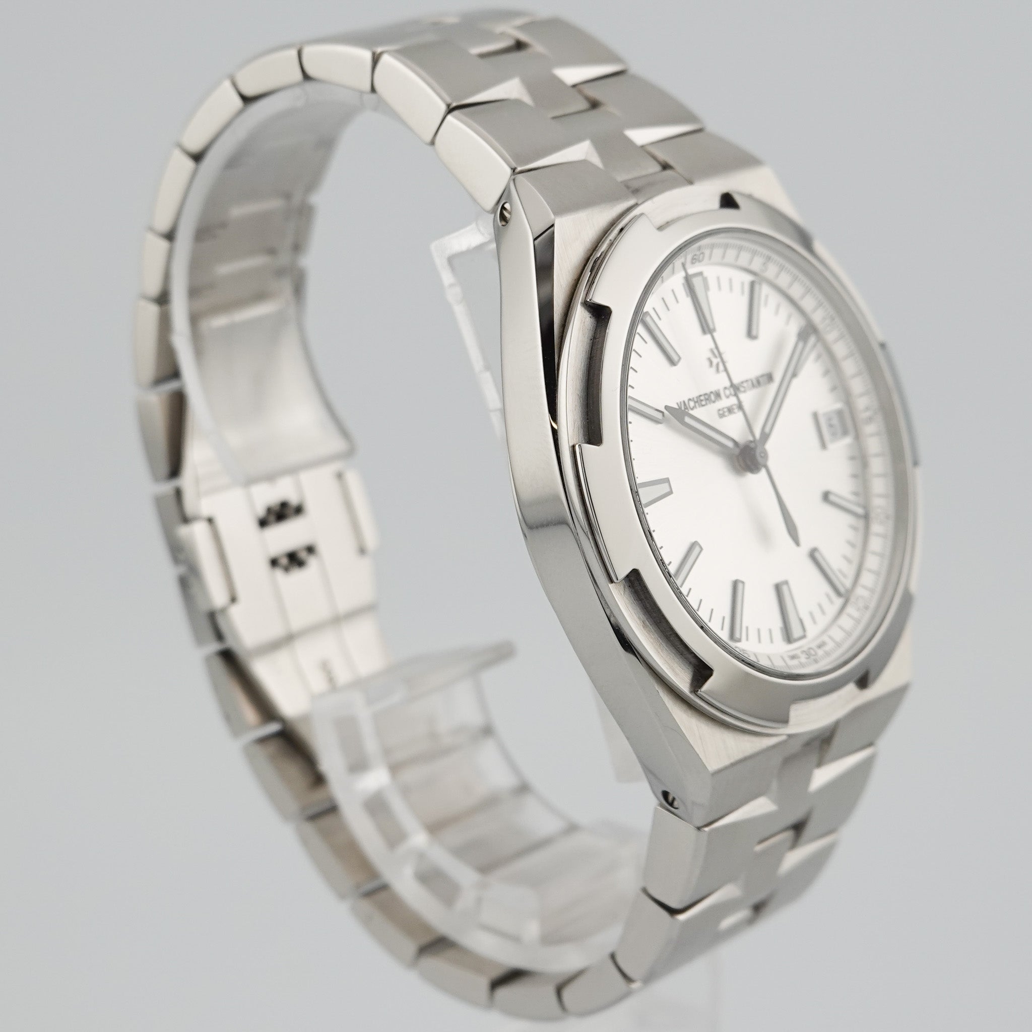 Vacheron Constantin Overseas Steel 4520V - 2024