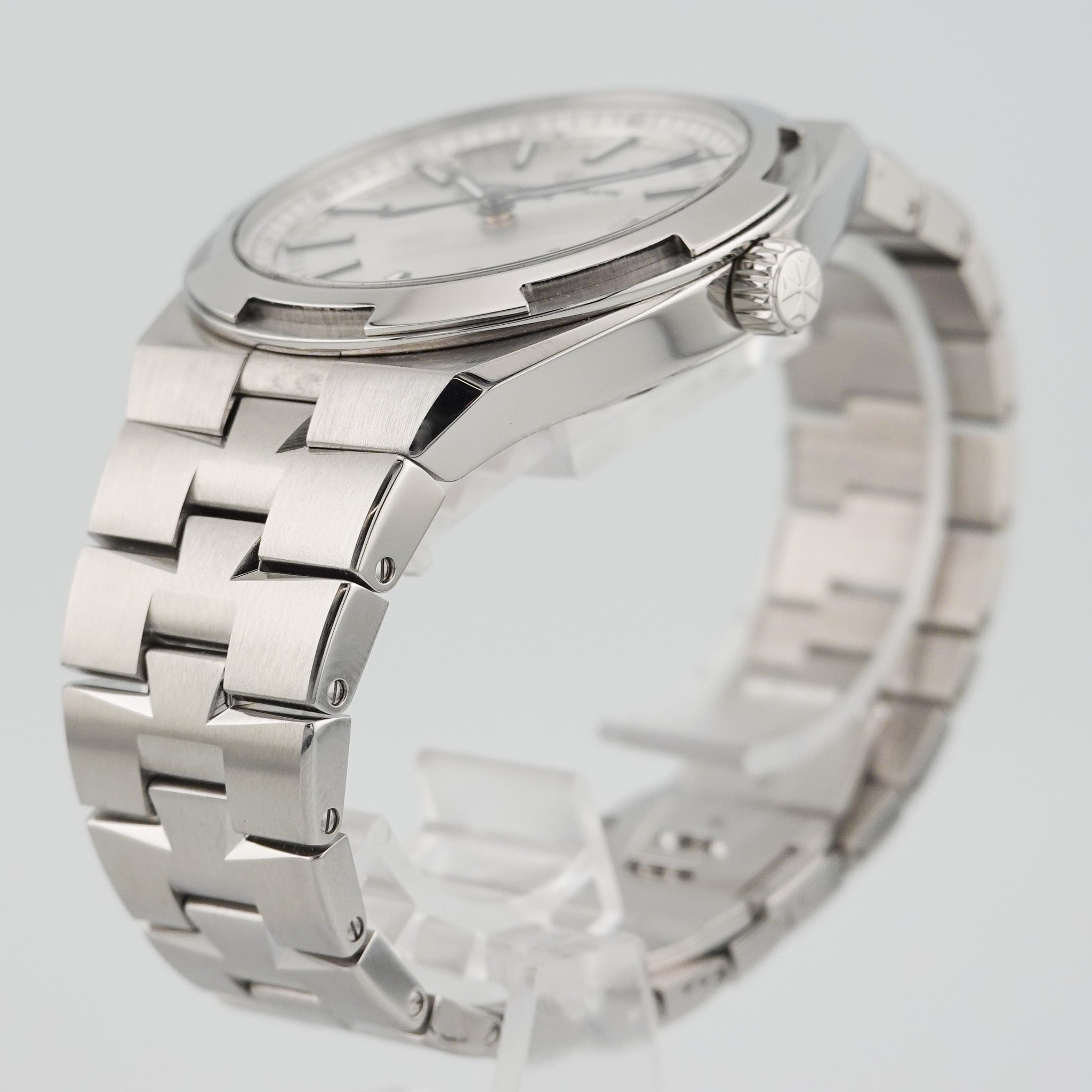 Vacheron Constantin Overseas Steel 4520V - 2024