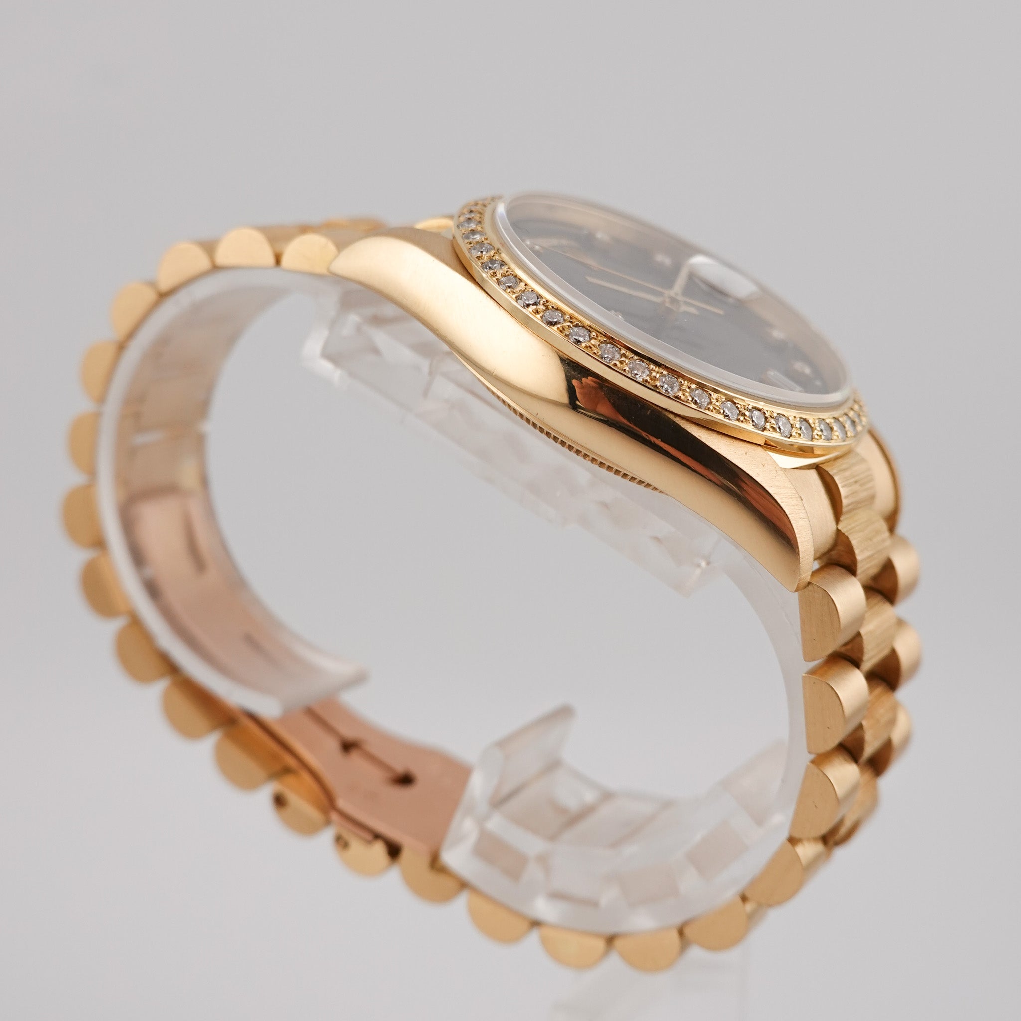 Rolex Day-Date 36 "Factory Diamond Bezel" Gelbgold 18248