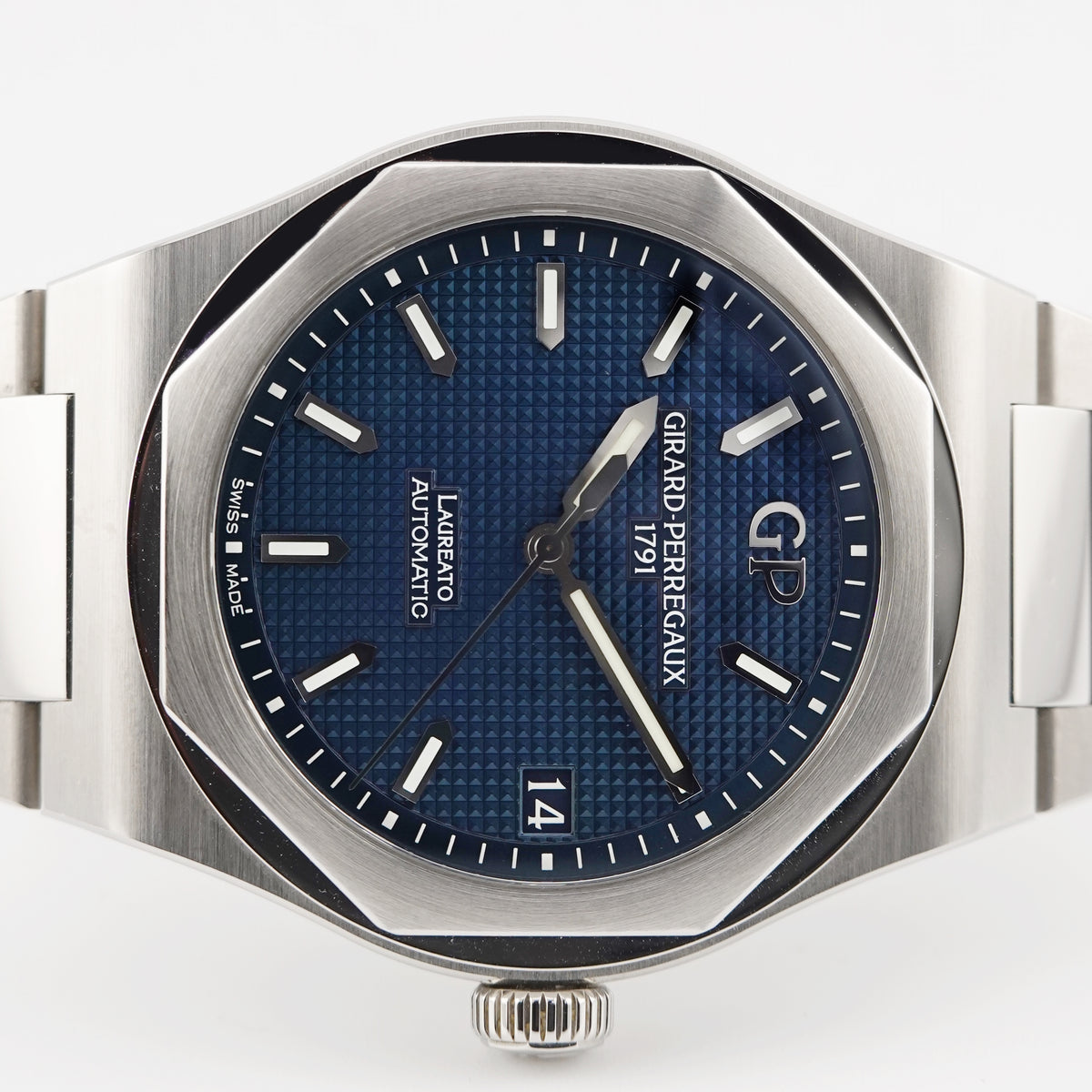 Girard Perregaux Laureato 81010-11-431-11A - 2021