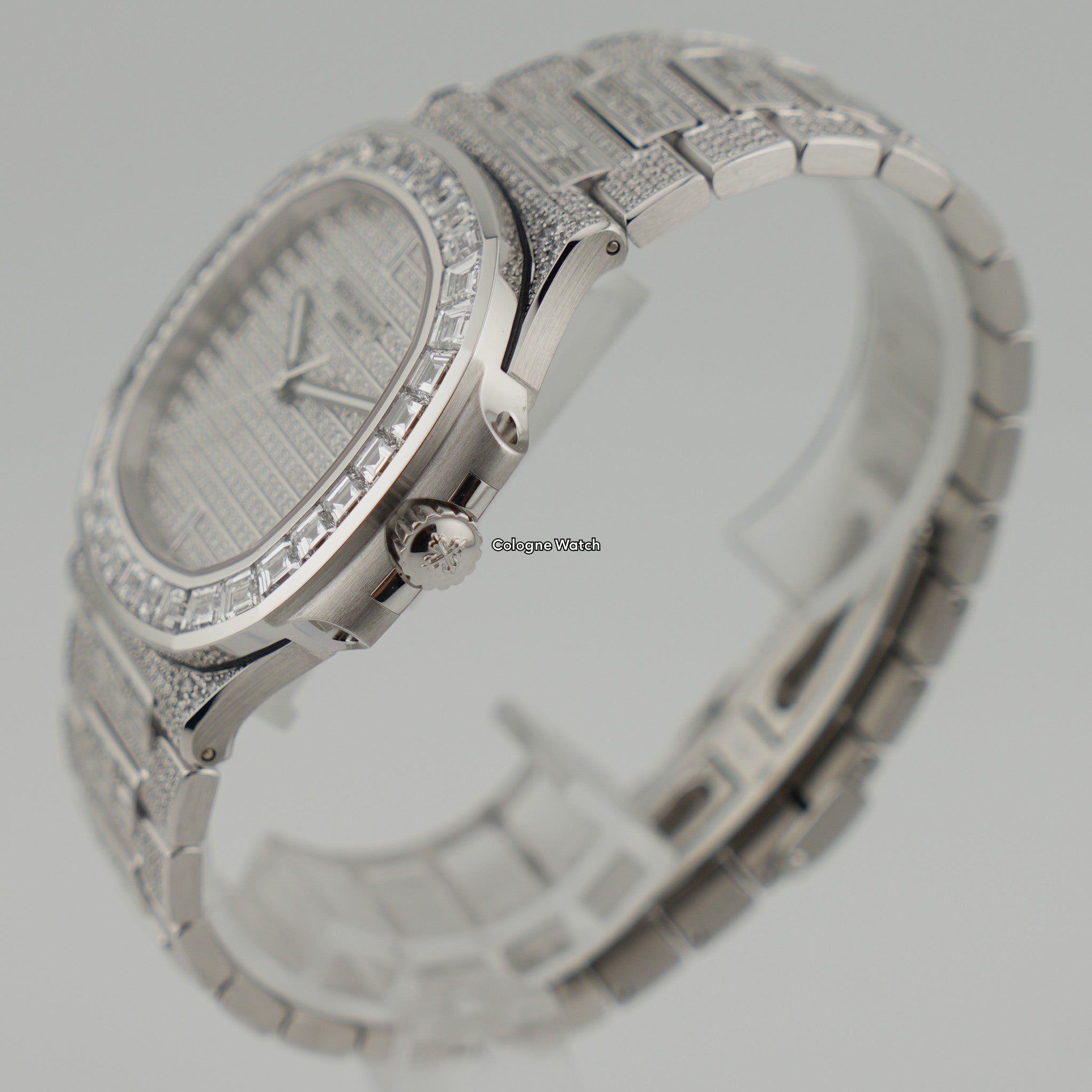 Patek Philippe Nautilus 5719/10G - 2023