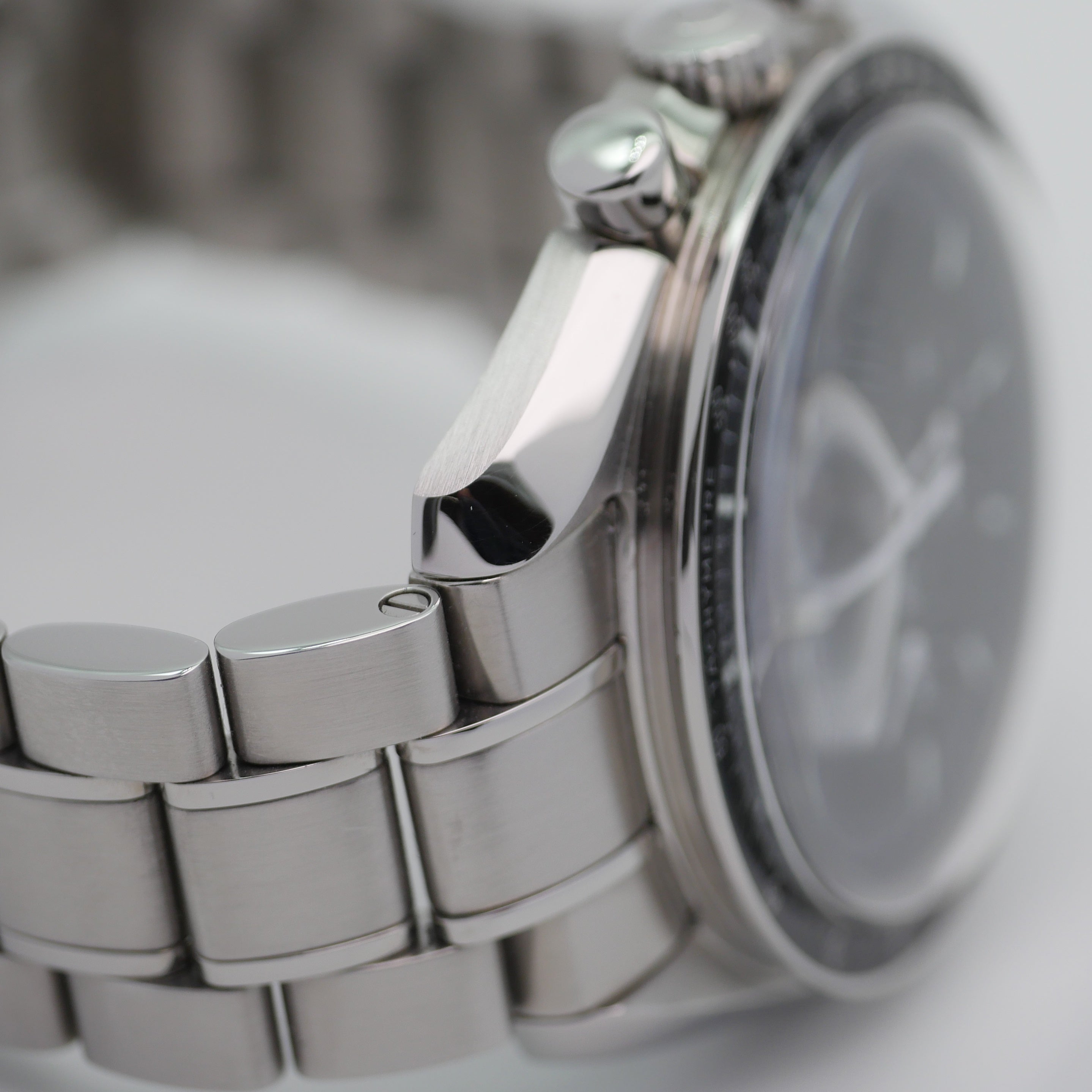 Omega Speedmaster Moonwatch Stahl 311.30.42.30.01.005 - 2016 ""Omega Service 2025"