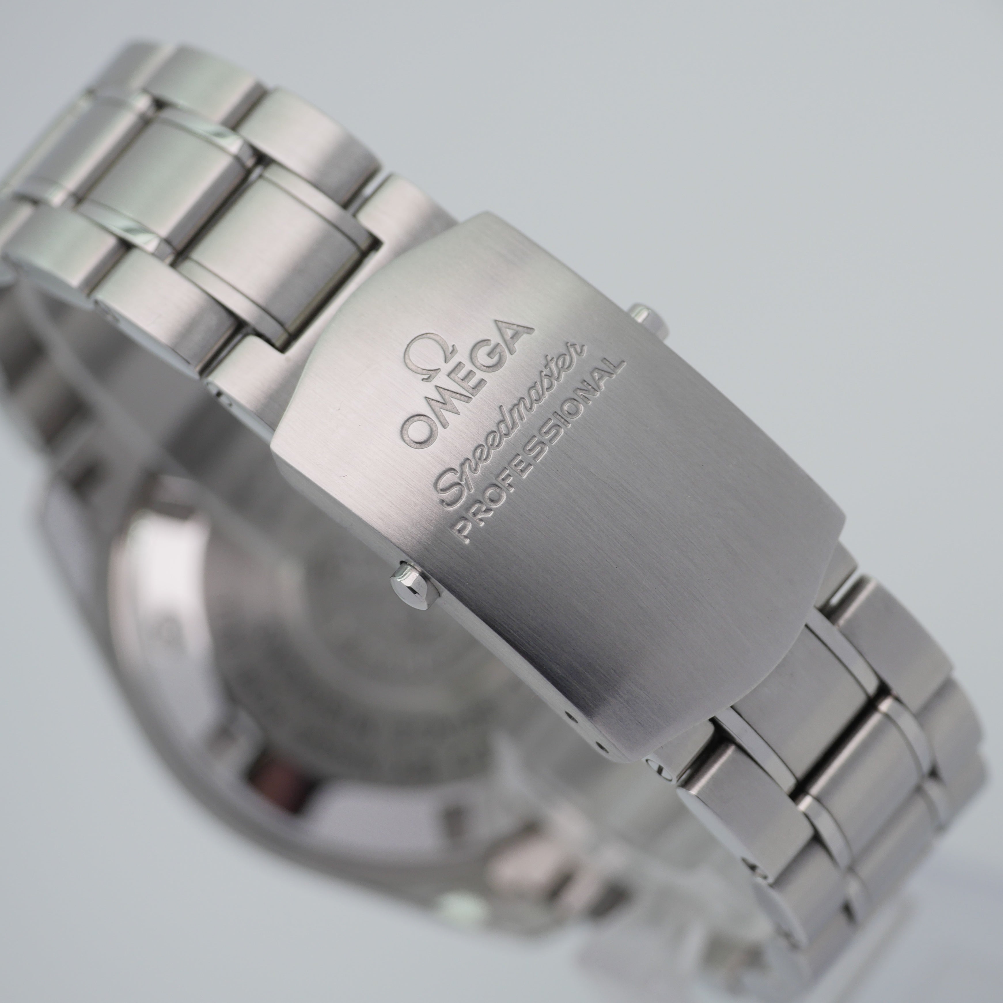 Omega Speedmaster Moonwatch Stahl 311.30.42.30.01.005 - 2016 ""Omega Service 2025"