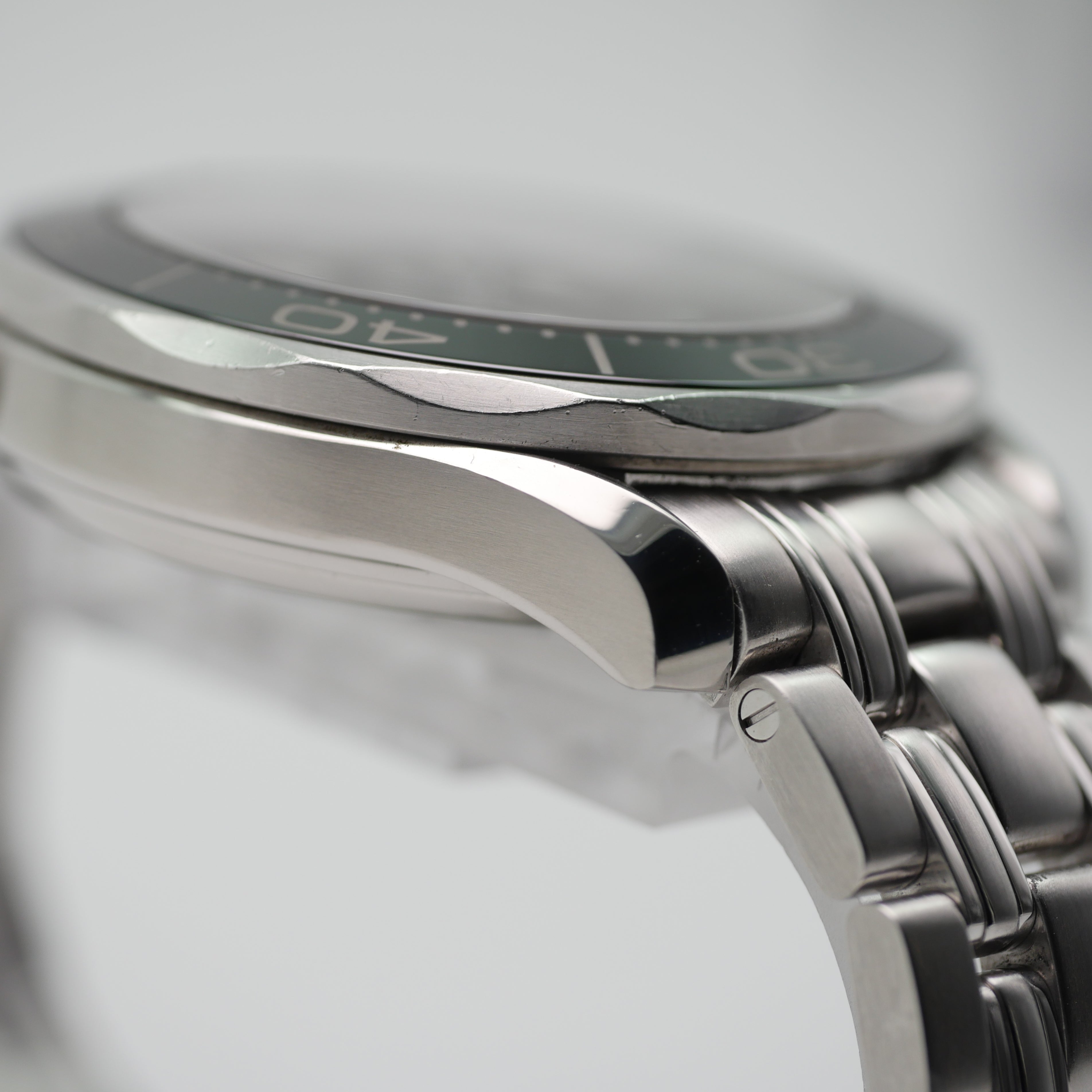 Omega Seamaster Diver 300 M Stahl 21230412001003- 2015