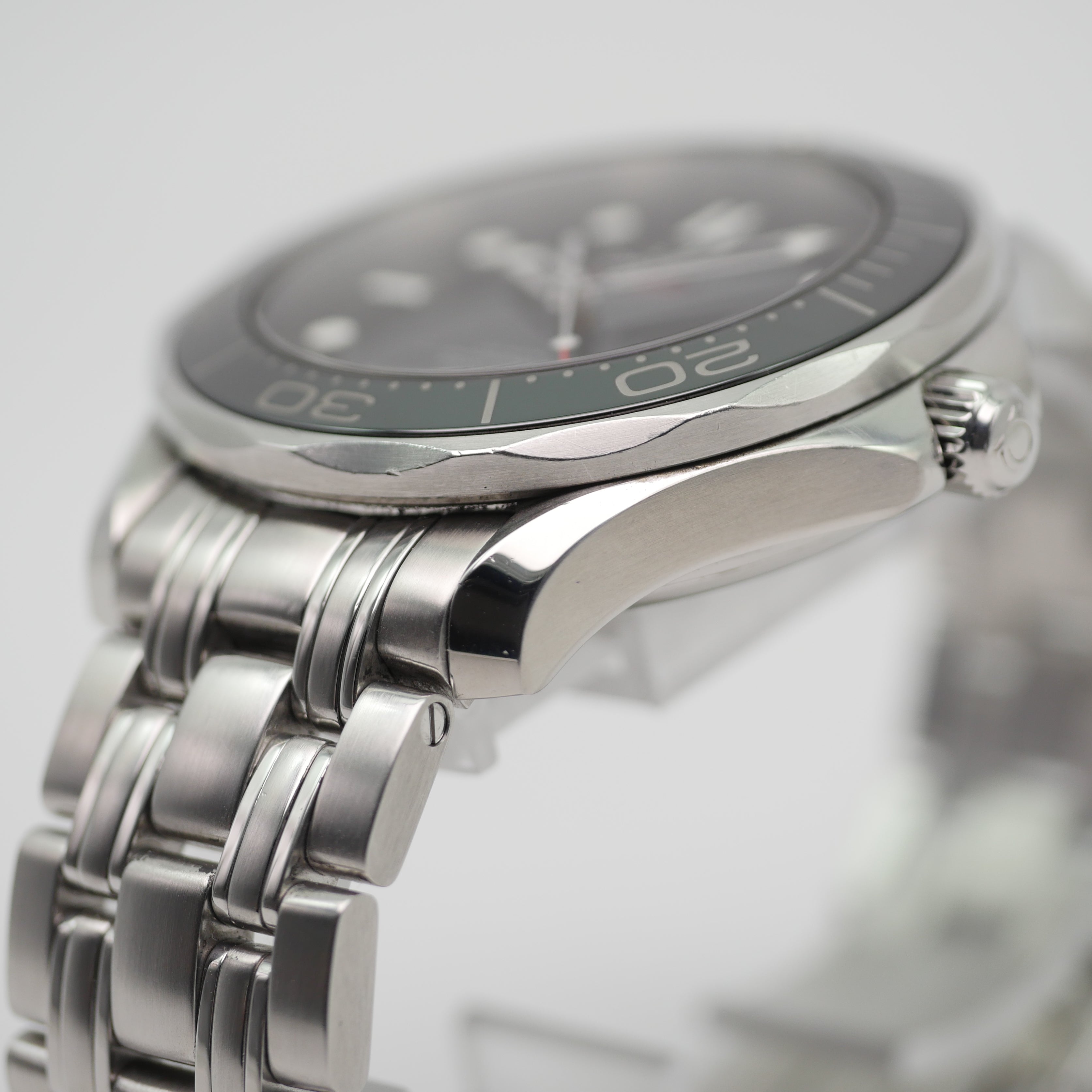 Omega Seamaster Diver 300 M Stahl 21230412001003- 2015
