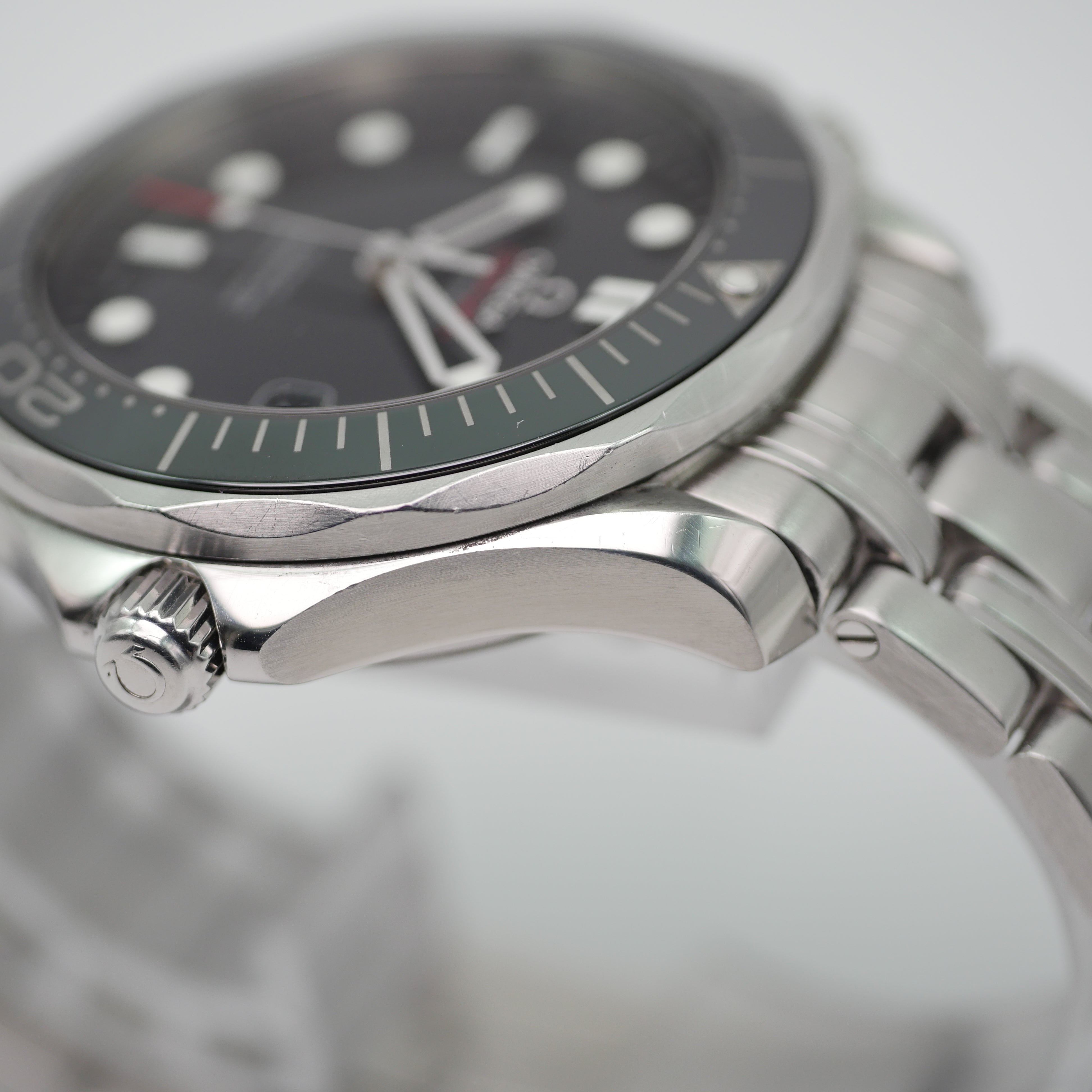 Omega Seamaster Diver 300 M Stahl 21230412001003- 2015