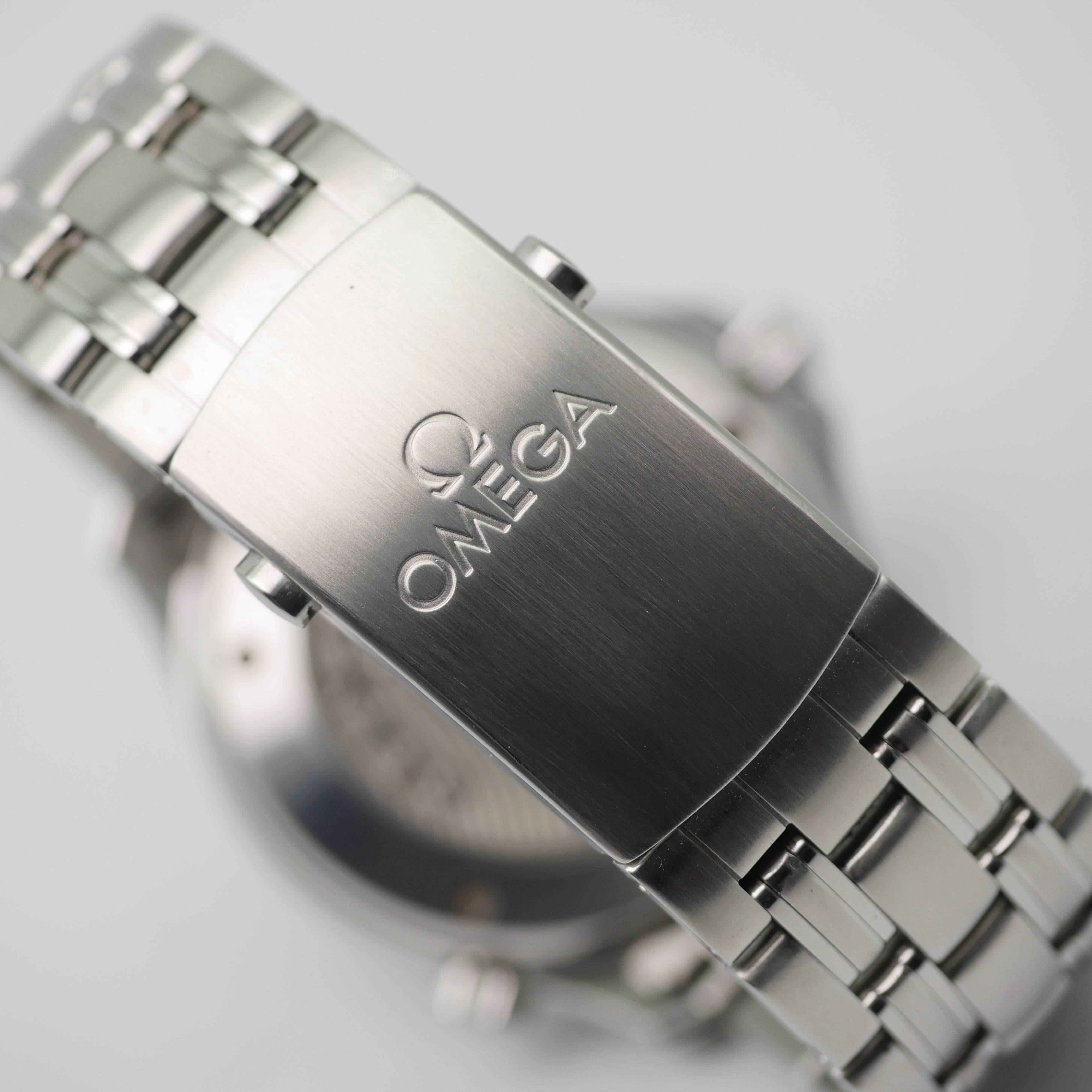 Omega Seamaster Diver 300 M Stahl 21230412001003- 2015