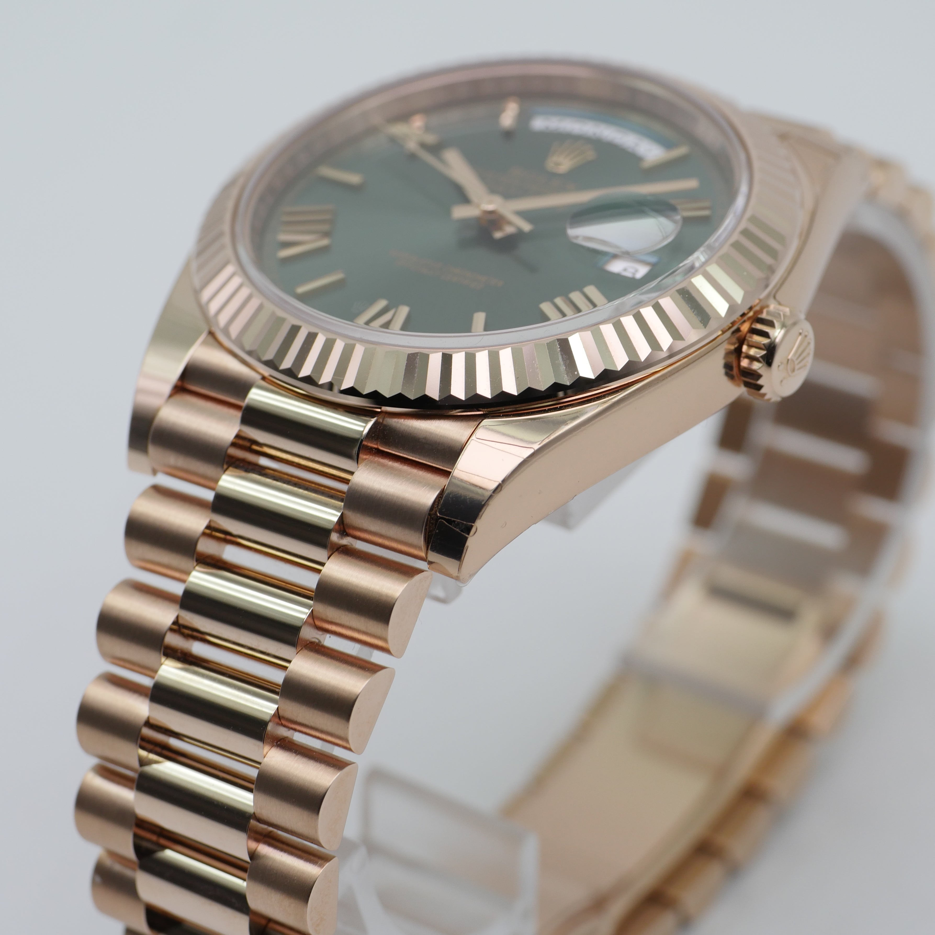 Rolex Day-Date 40 Roségold Olive Green Dial 228235 - 2026 Verklebt