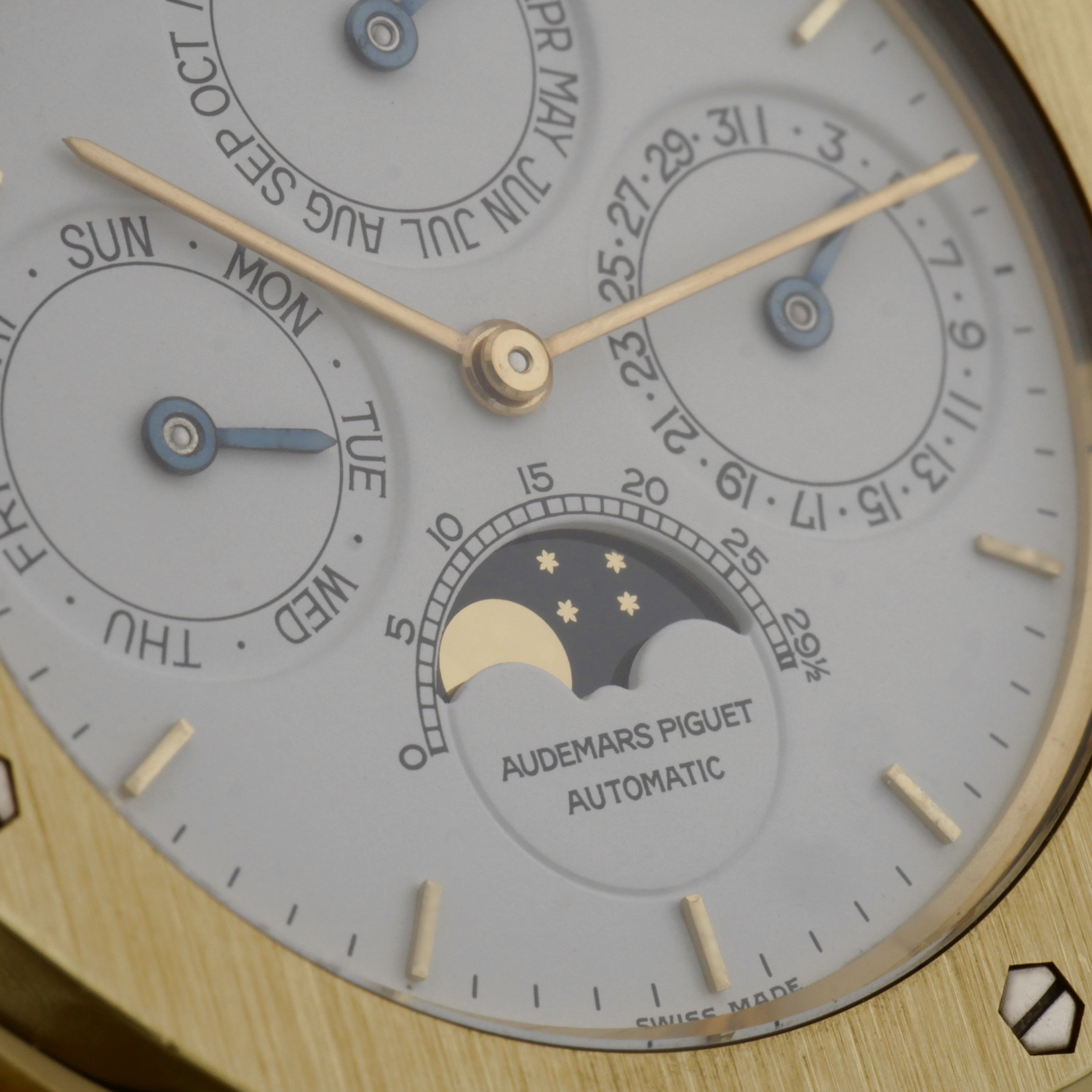 Audemars Piguet Royal Oak Perpetual Calendar Yellow Gold 1993 - 25654BA