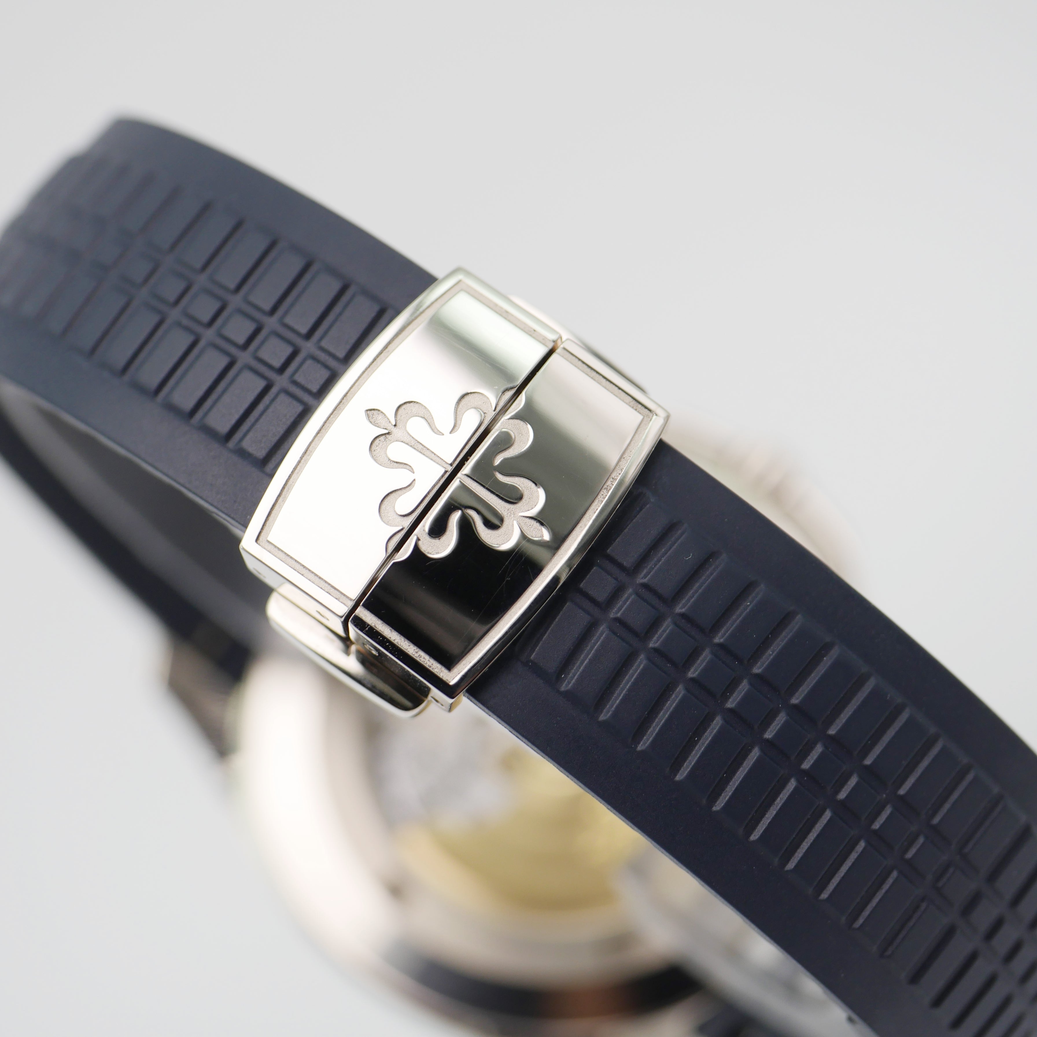 Patek Philippe Aquanaut Weißgold 2021 - 5168G-001