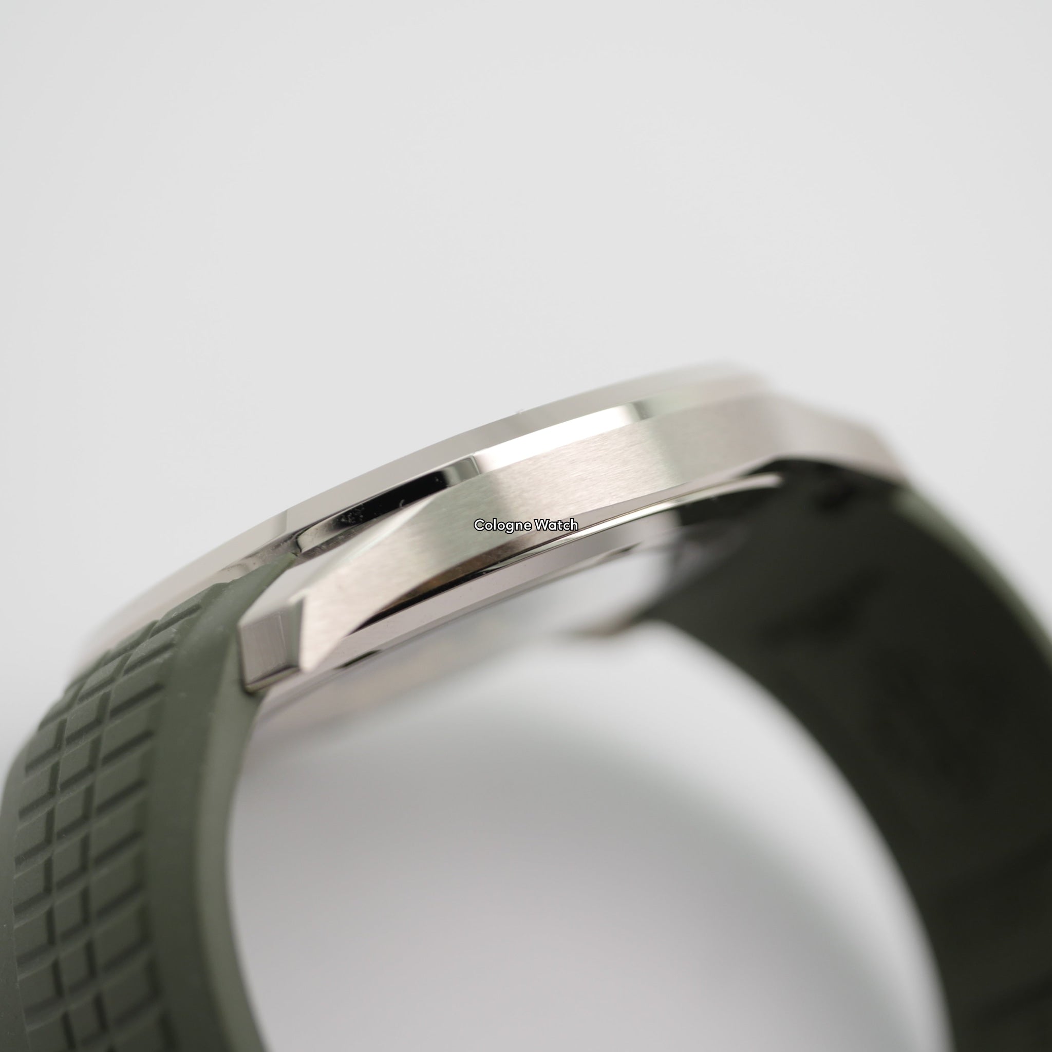 Patek Philippe Aquanaut White Gold 2021 - 5168G-001