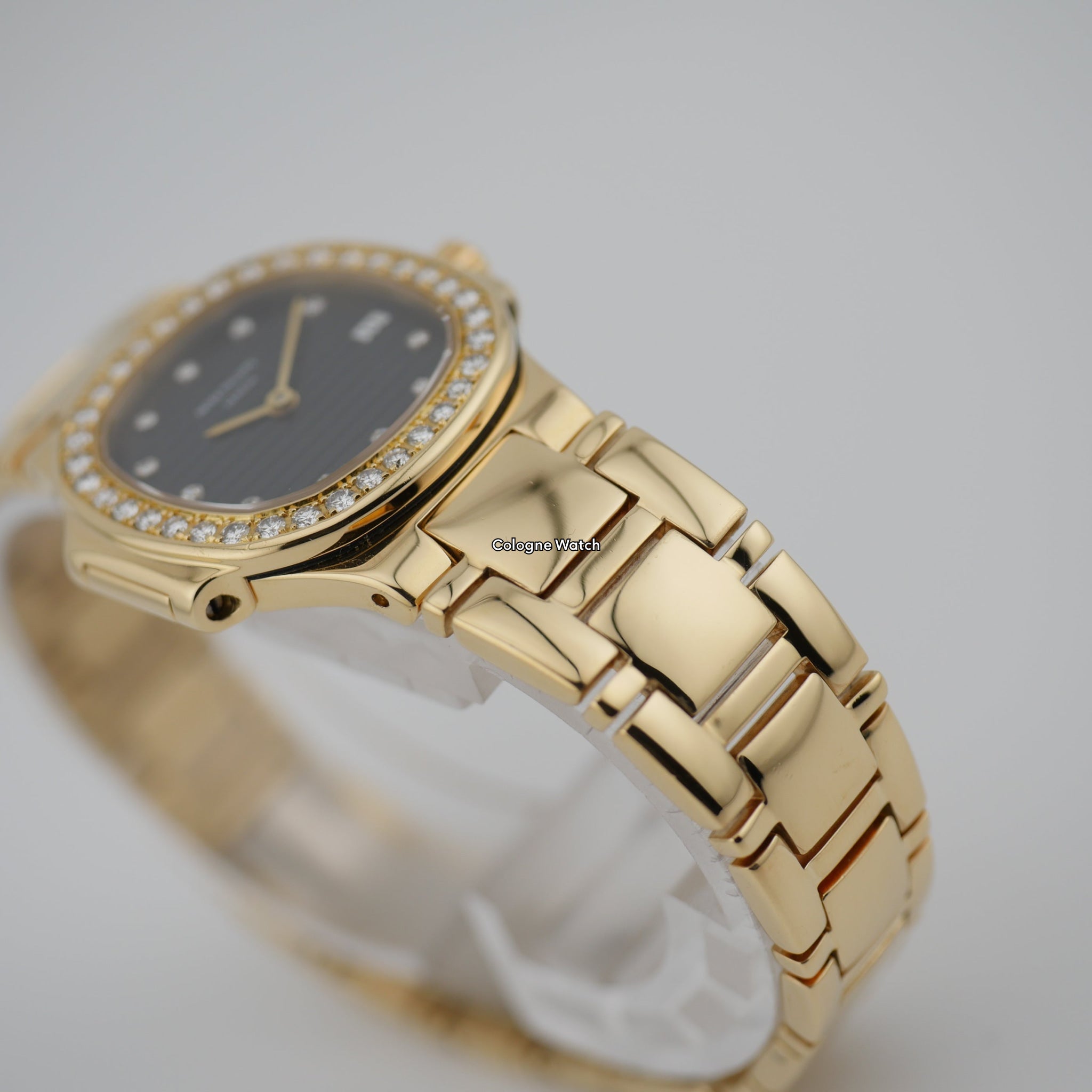 Patek Philippe Lady Nautilus Yellow Gold 4700