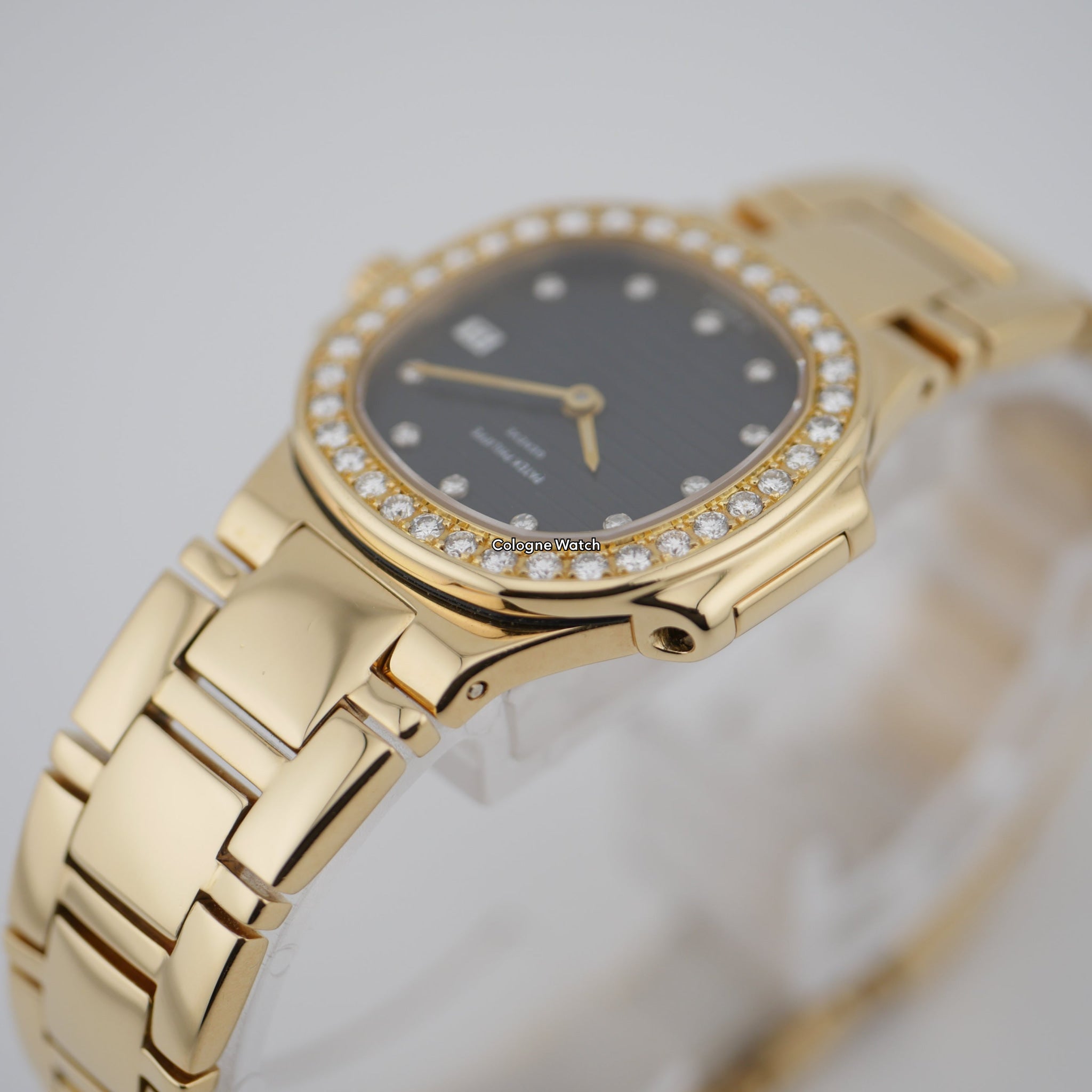 Patek Philippe Lady Nautilus Yellow Gold 4700