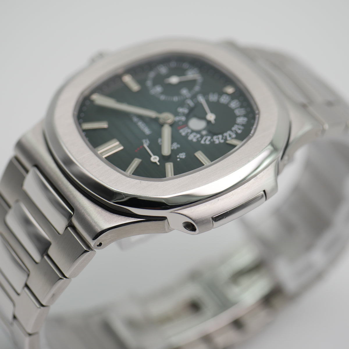 Patek Philippe Nautilus 5712/1A-001 - 2010