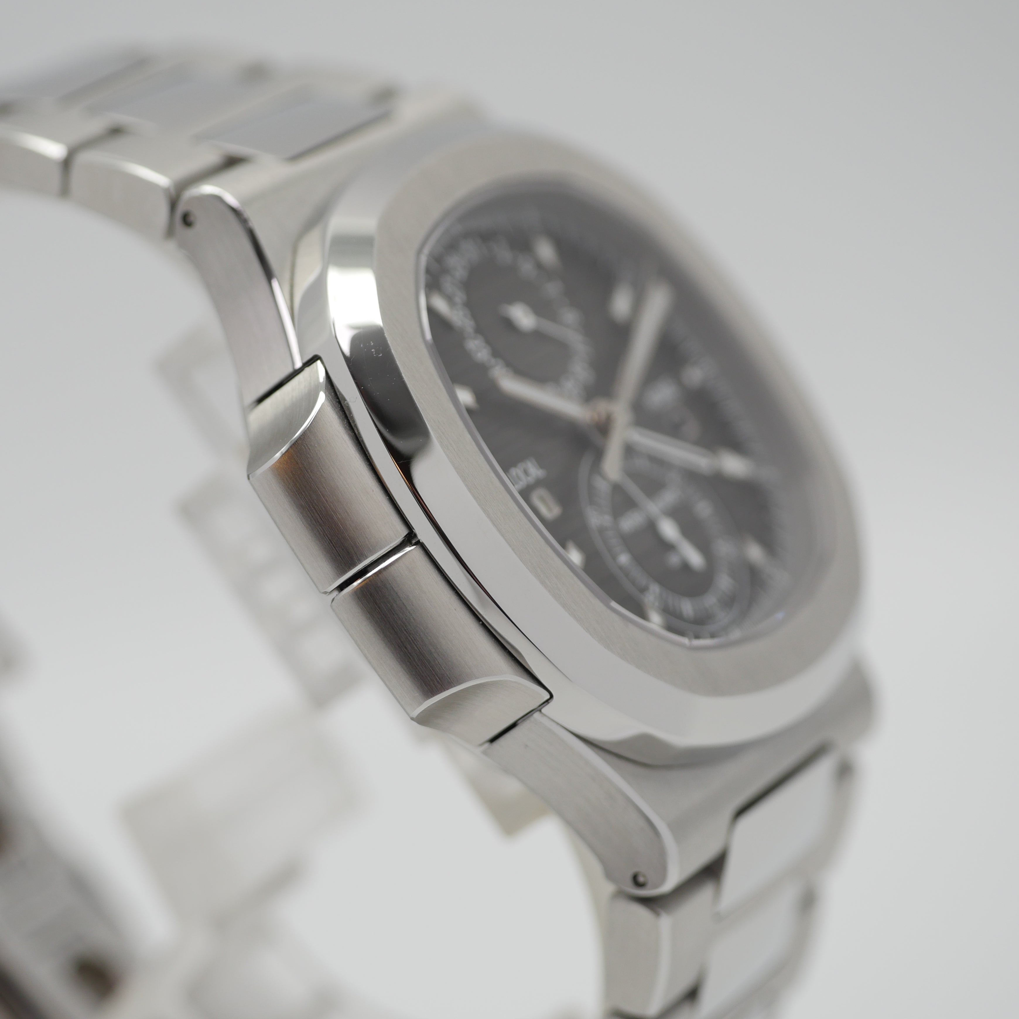 Patek Philippe Nautilus Travel Time Stahl 5990/1A-001 - 2018