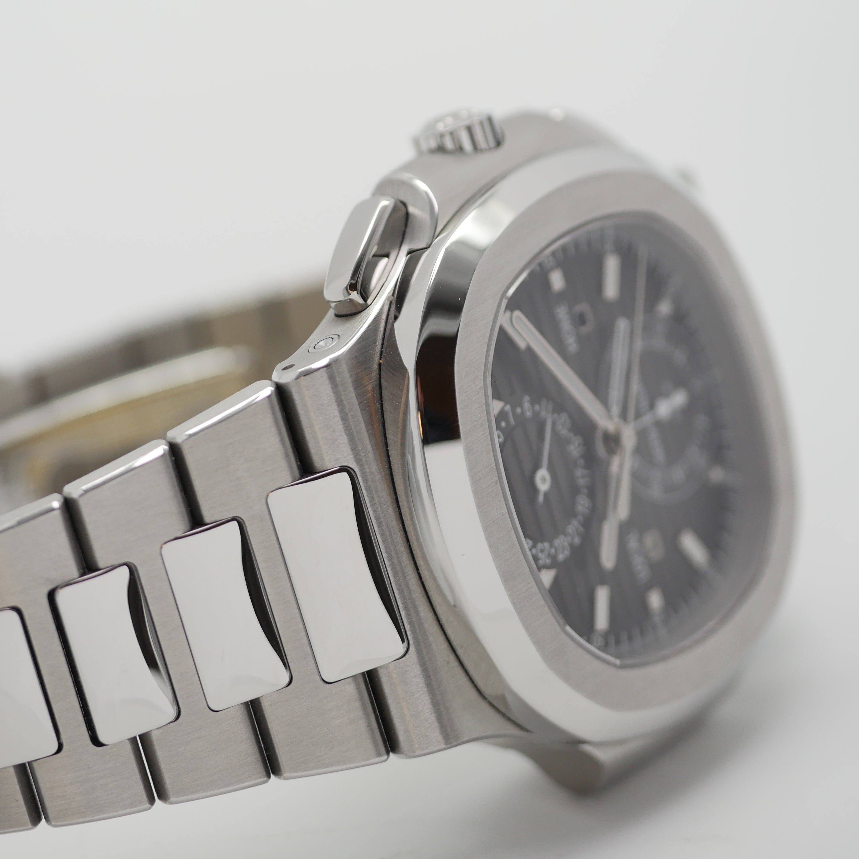 Patek Philippe Nautilus Travel Time Stahl 5990/1A-001 - 2018