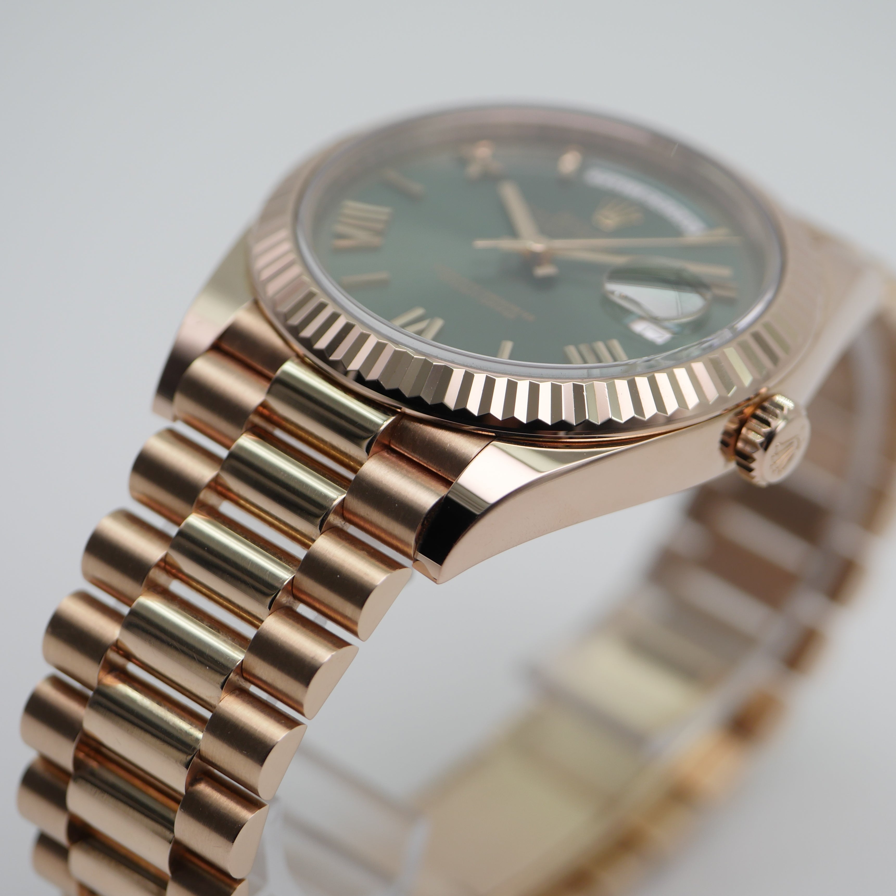 Rolex Day-Date 40 Roségold Olive Green Dial 228235 - 2026