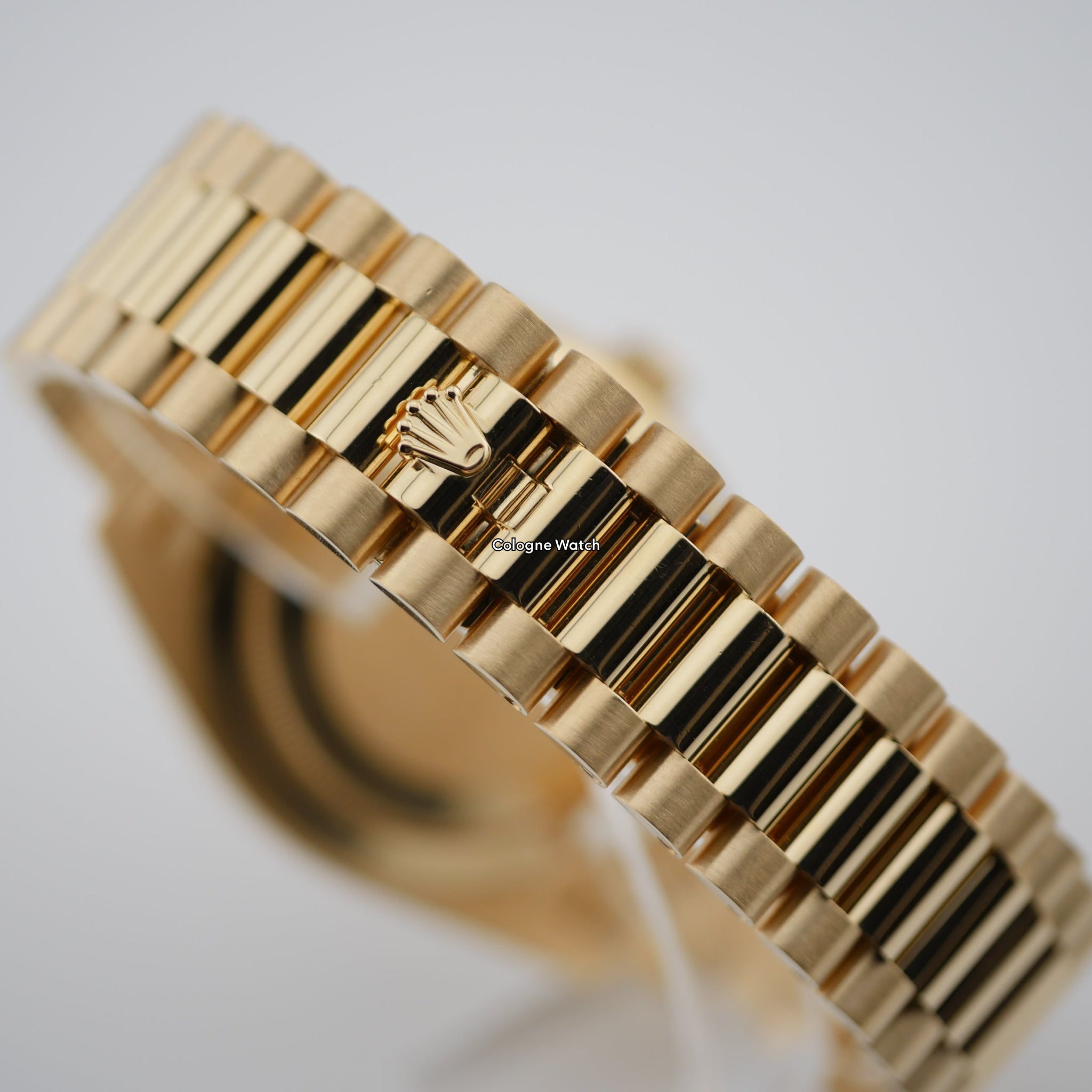 Rolex Day-Date 40 Gelbgold 228238 - 2024