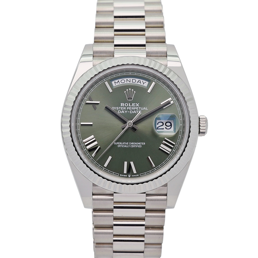 Rolex Day-Date 40 Weißgold 228239 "Olive Dial" - 2022