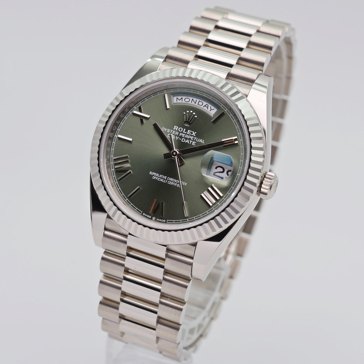 Rolex Day-Date 40 Weißgold 228239 "Olive Dial" - 2022
