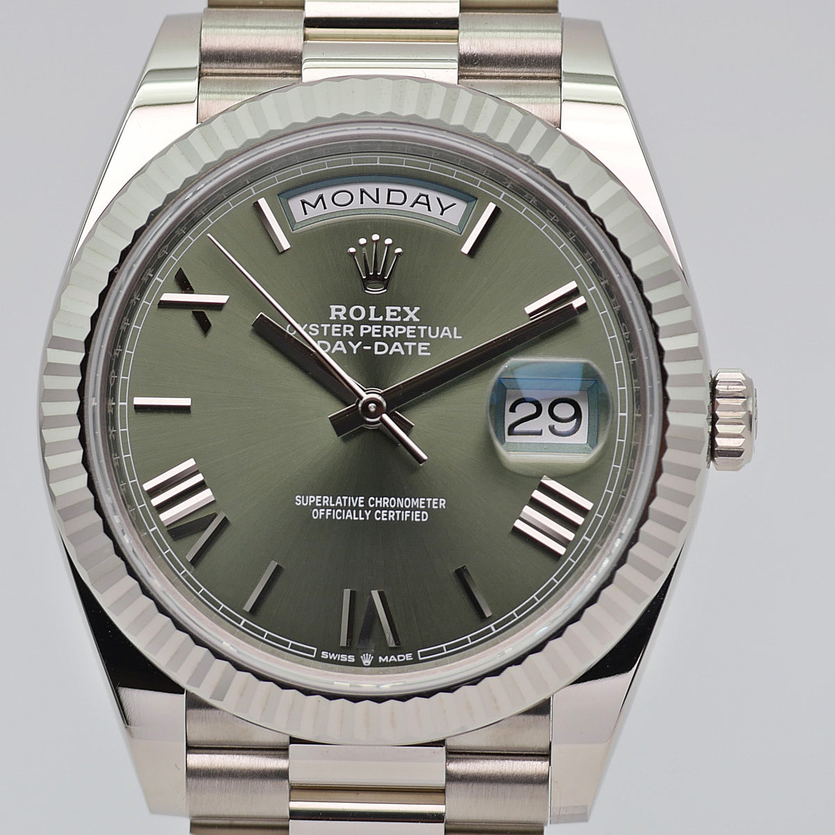 Rolex Day-Date 40 Weißgold 228239 "Olive Dial" - 2022