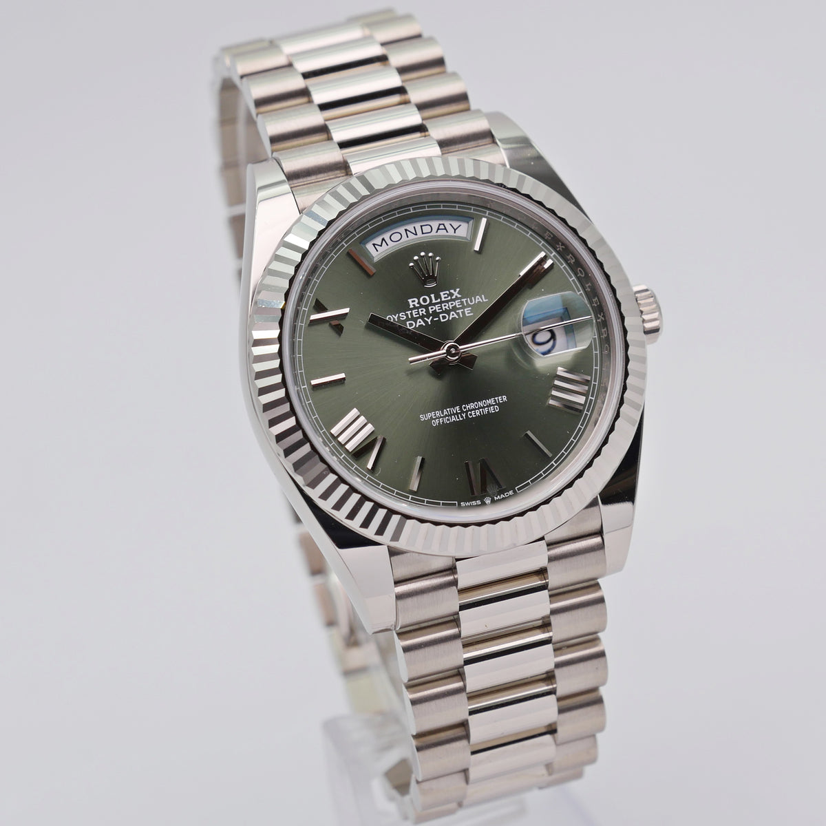 Rolex Day-Date 40 Weißgold 228239 "Olive Dial" - 2022