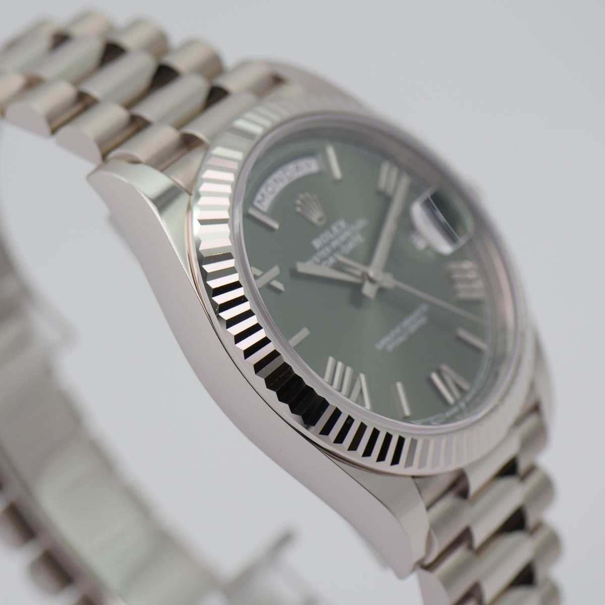 Rolex Day-Date 40 Weißgold 228239 "Olive Dial" - 2022