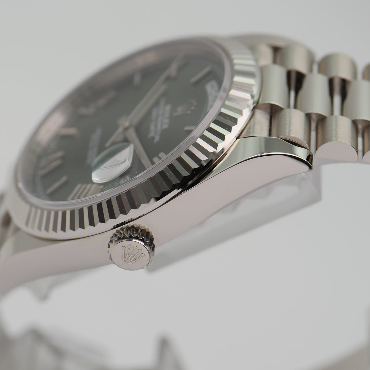 Rolex Day-Date 40 Weißgold 228239 "Olive Dial" - 2022