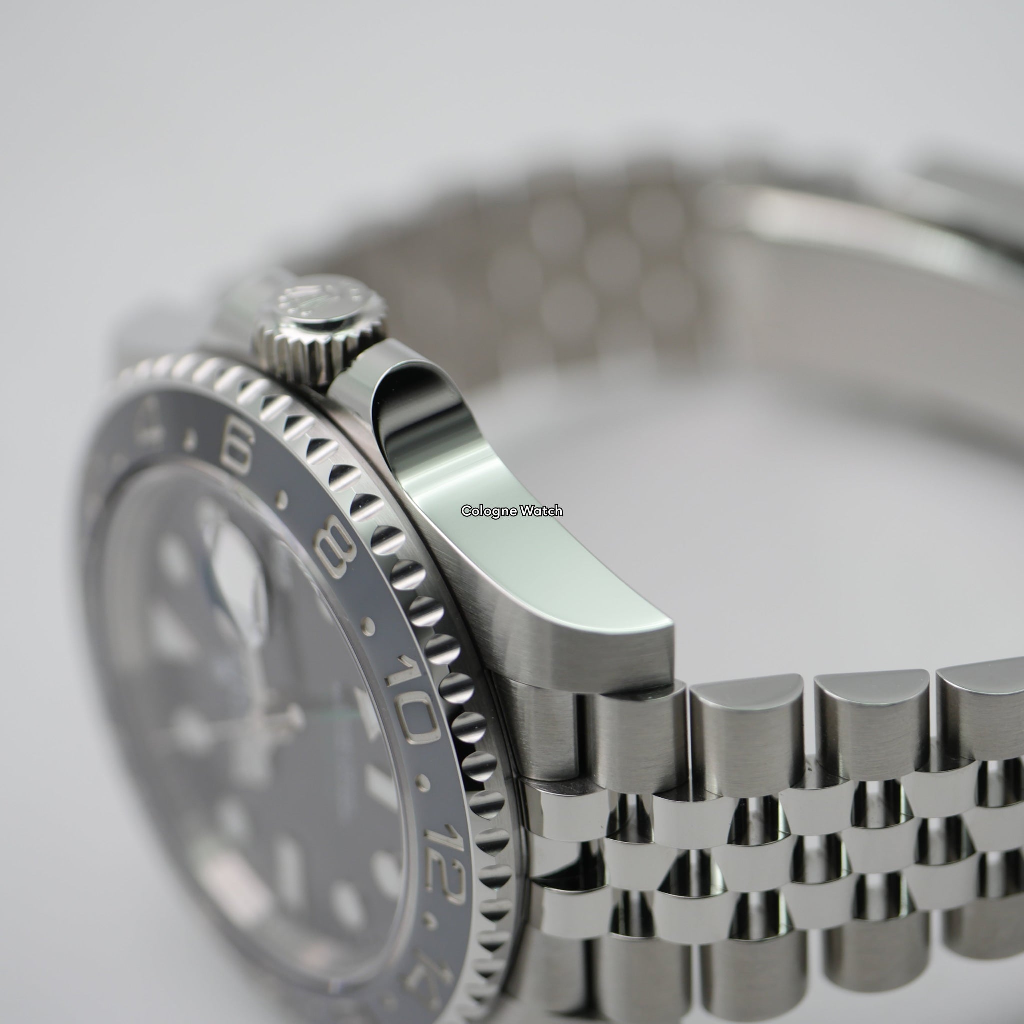 Rolex GMT-Master II Stahl 126710GRNR - 2024