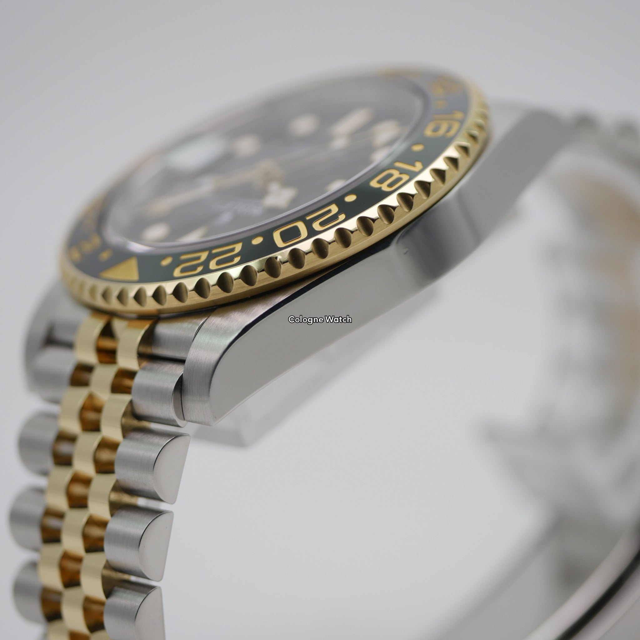 Rolex GMT-Master II Stahl / Gelbgold 126713GRNR - 2024