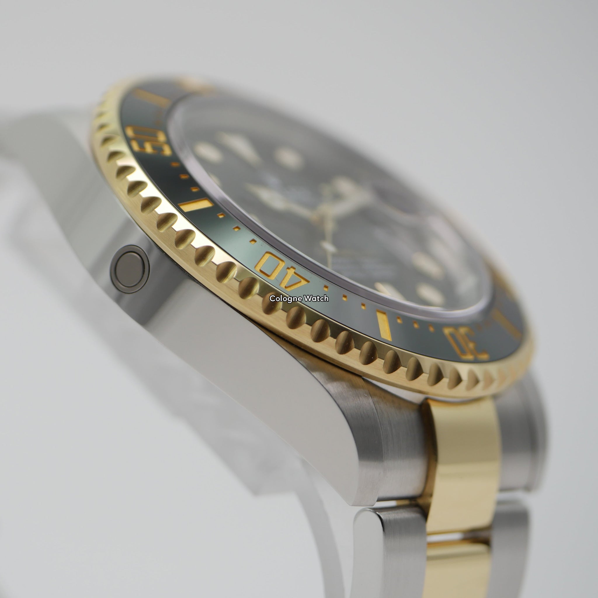 Rolex Sea-Dweller 43 Steel / Yellow Gold 126603 - 2021