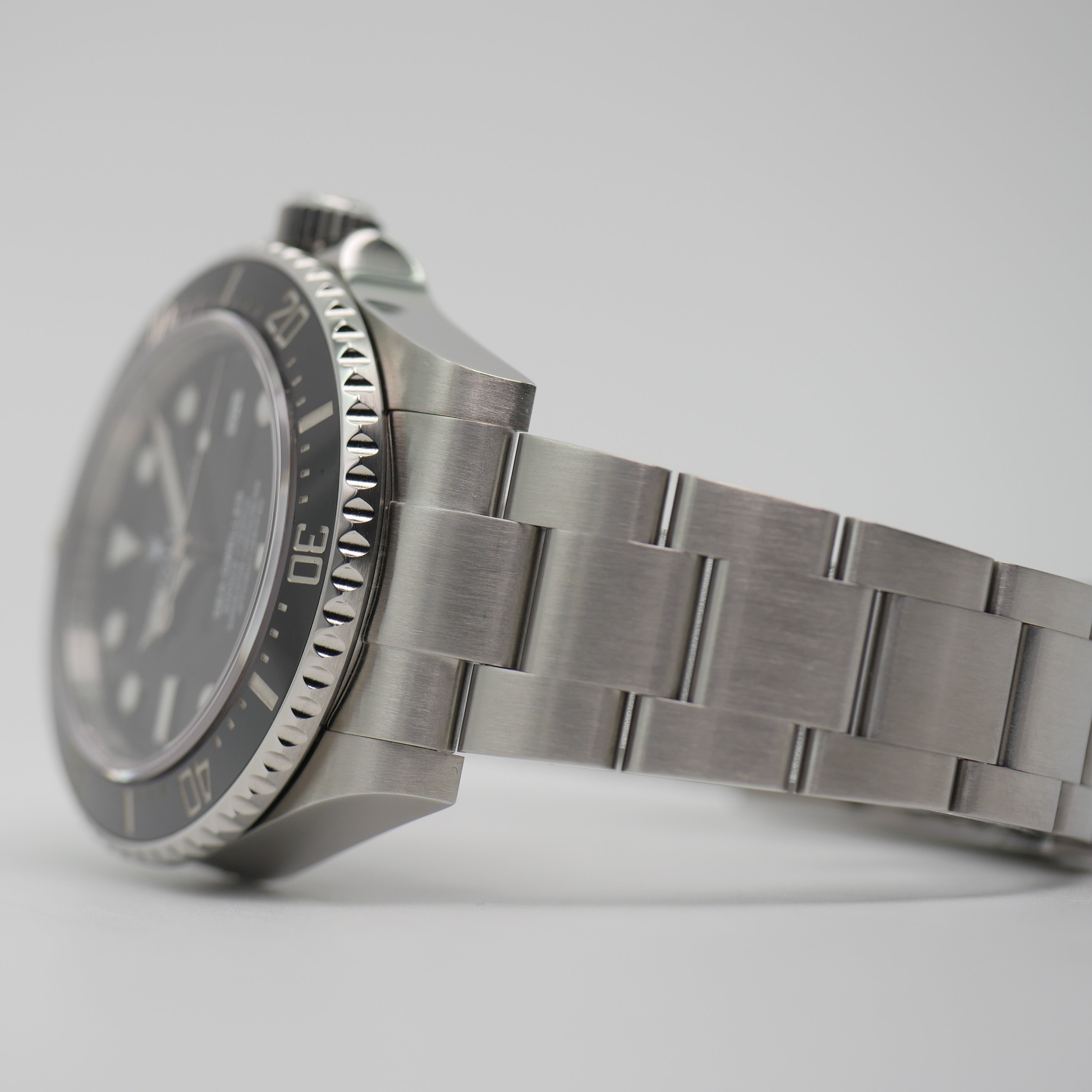 Rolex Sea-Dweller 4000 Stahl 116600 - 2015