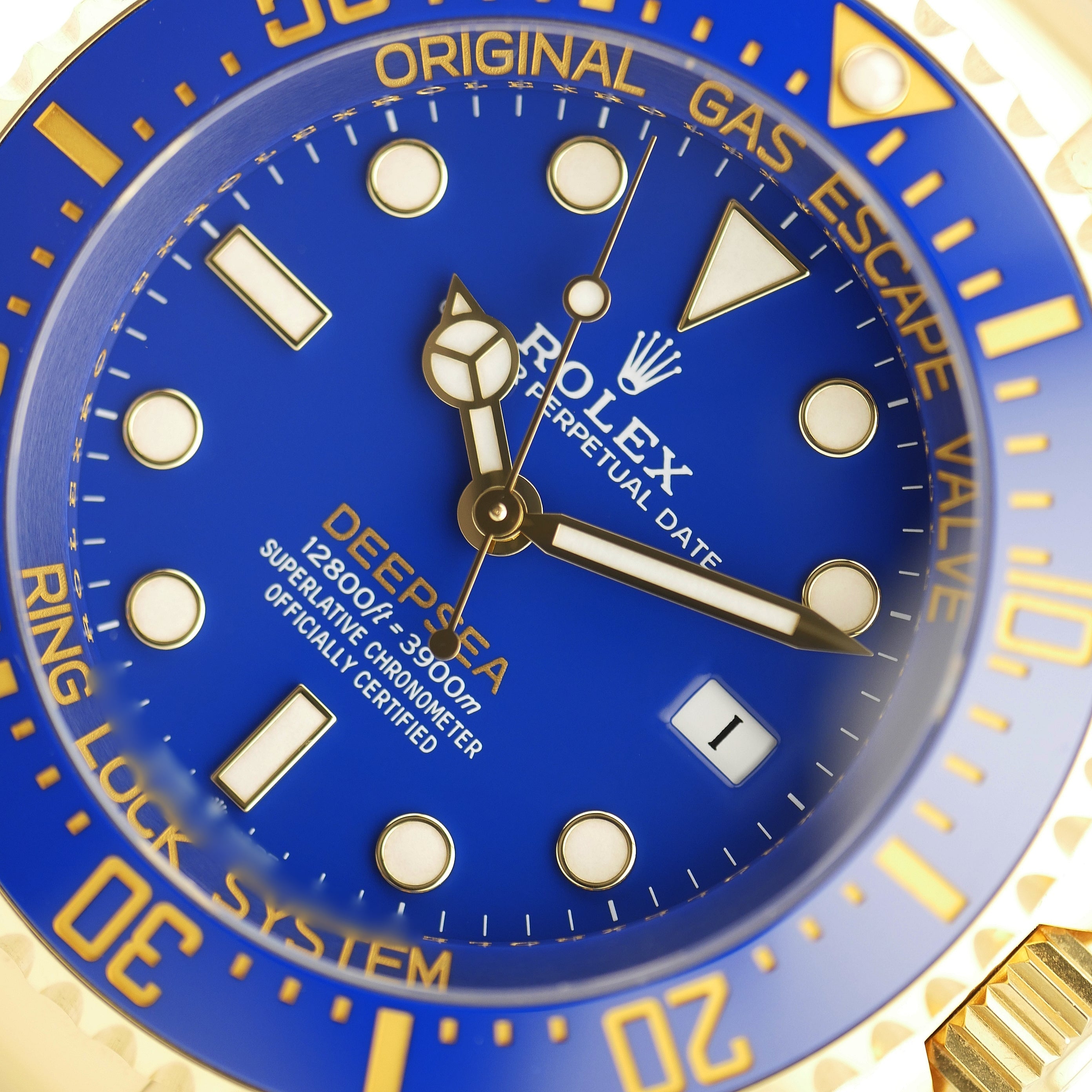 Rolex Sea-Dweller Deepsea Gelbgold 136668LB - 2024