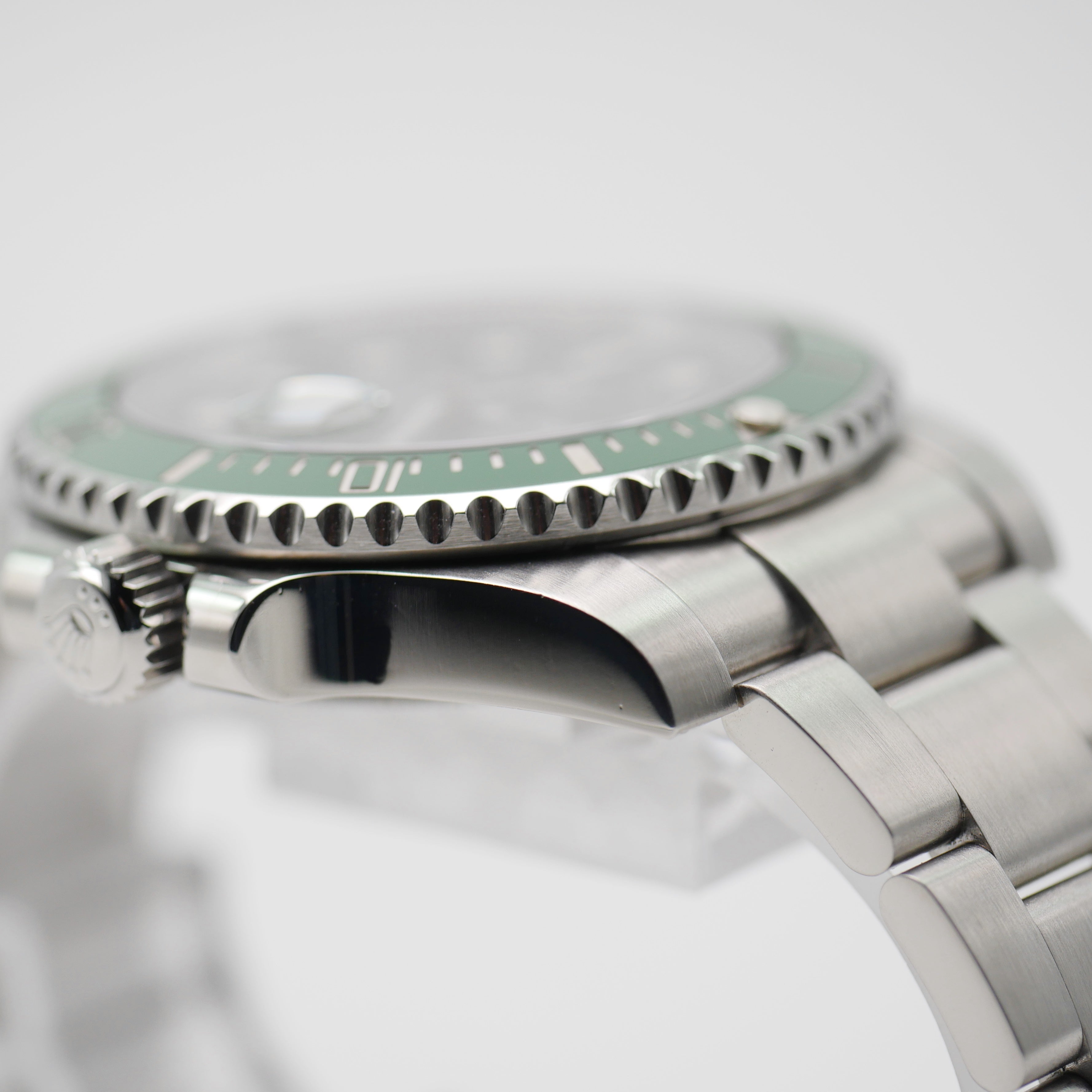 Rolex Submariner 40 Steel 116610LV "Hulk" - 2017