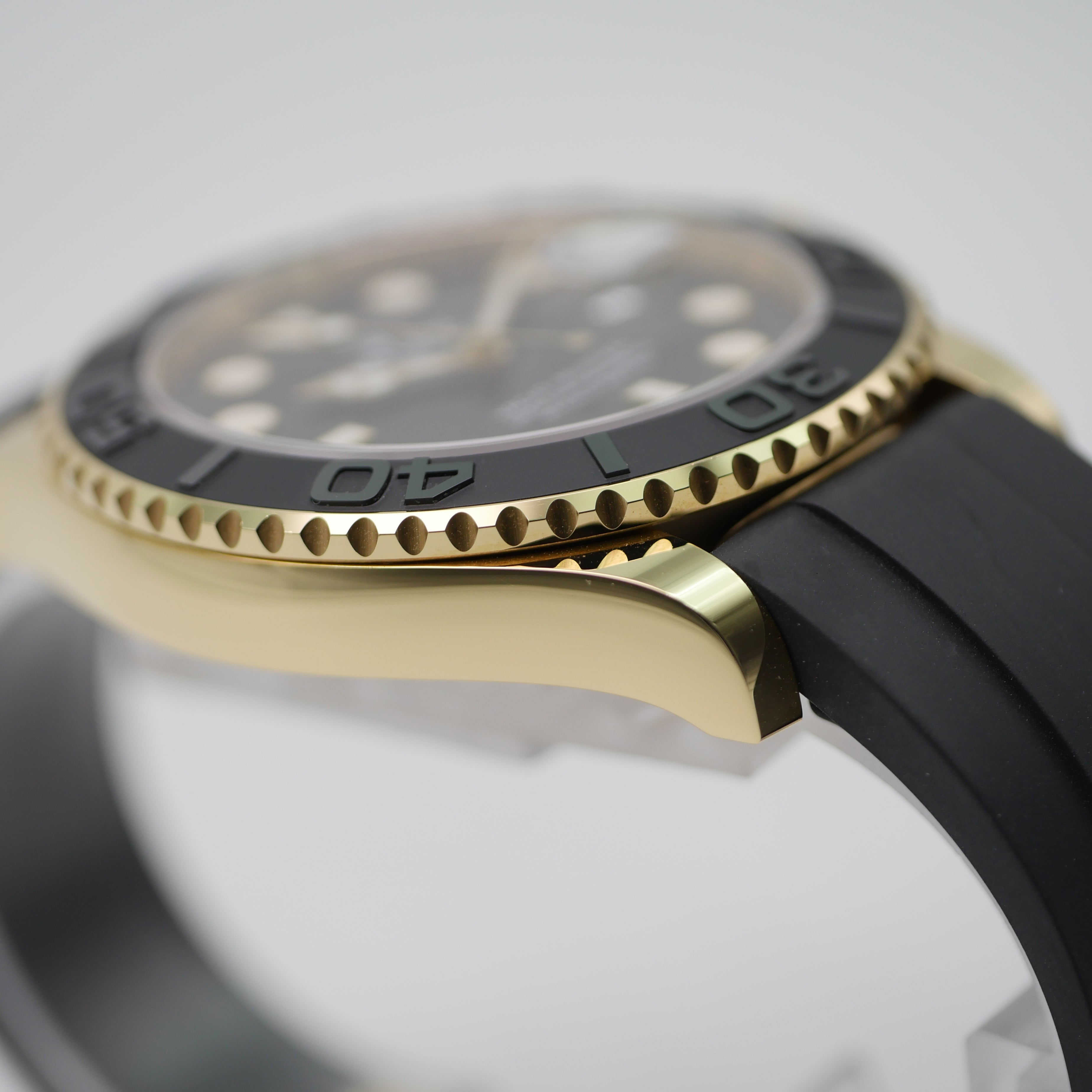 Rolex Yacht-Master 42 Gelbgold 226658 - 2022