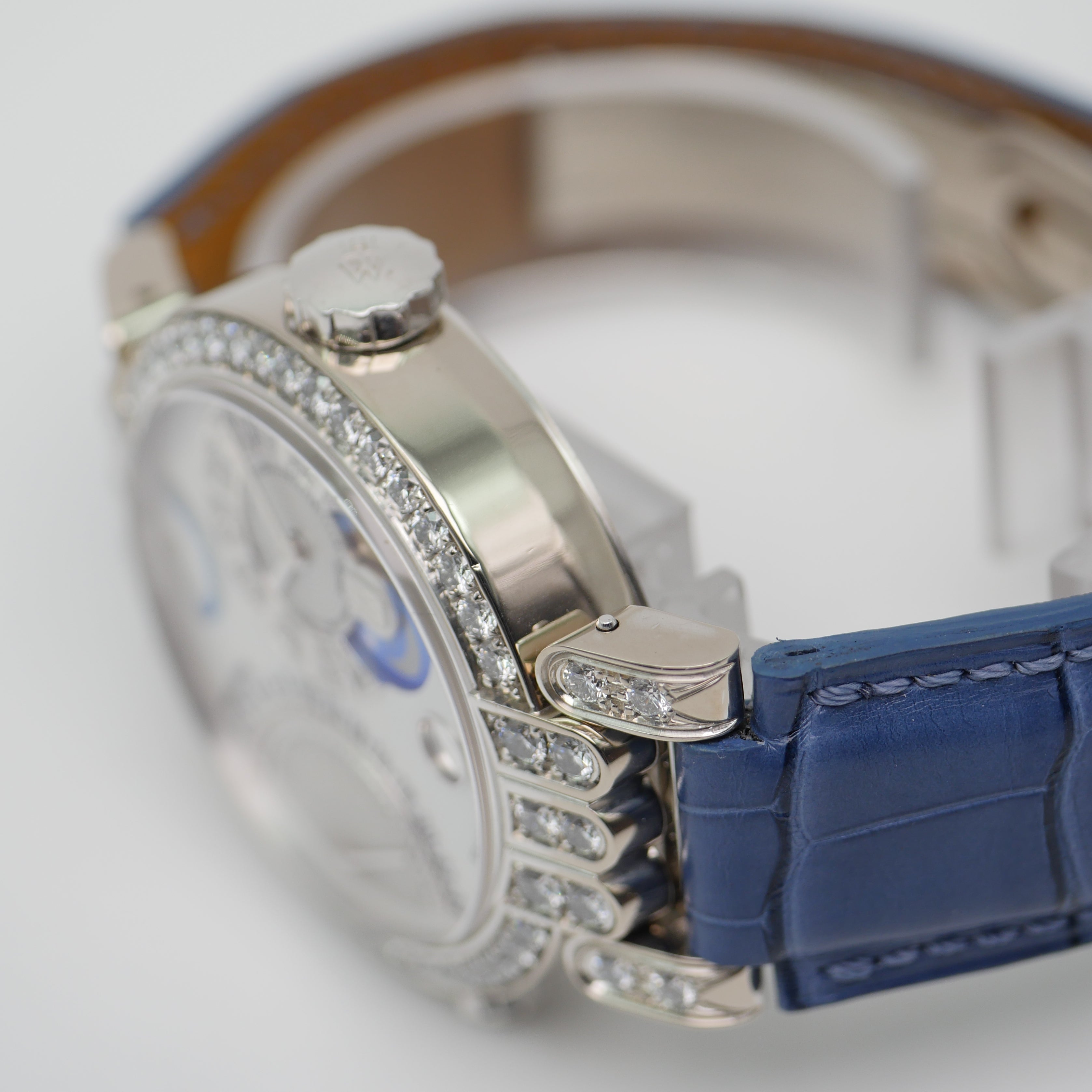 Harry Winston Premier White Gold - 200-MMTZ39W