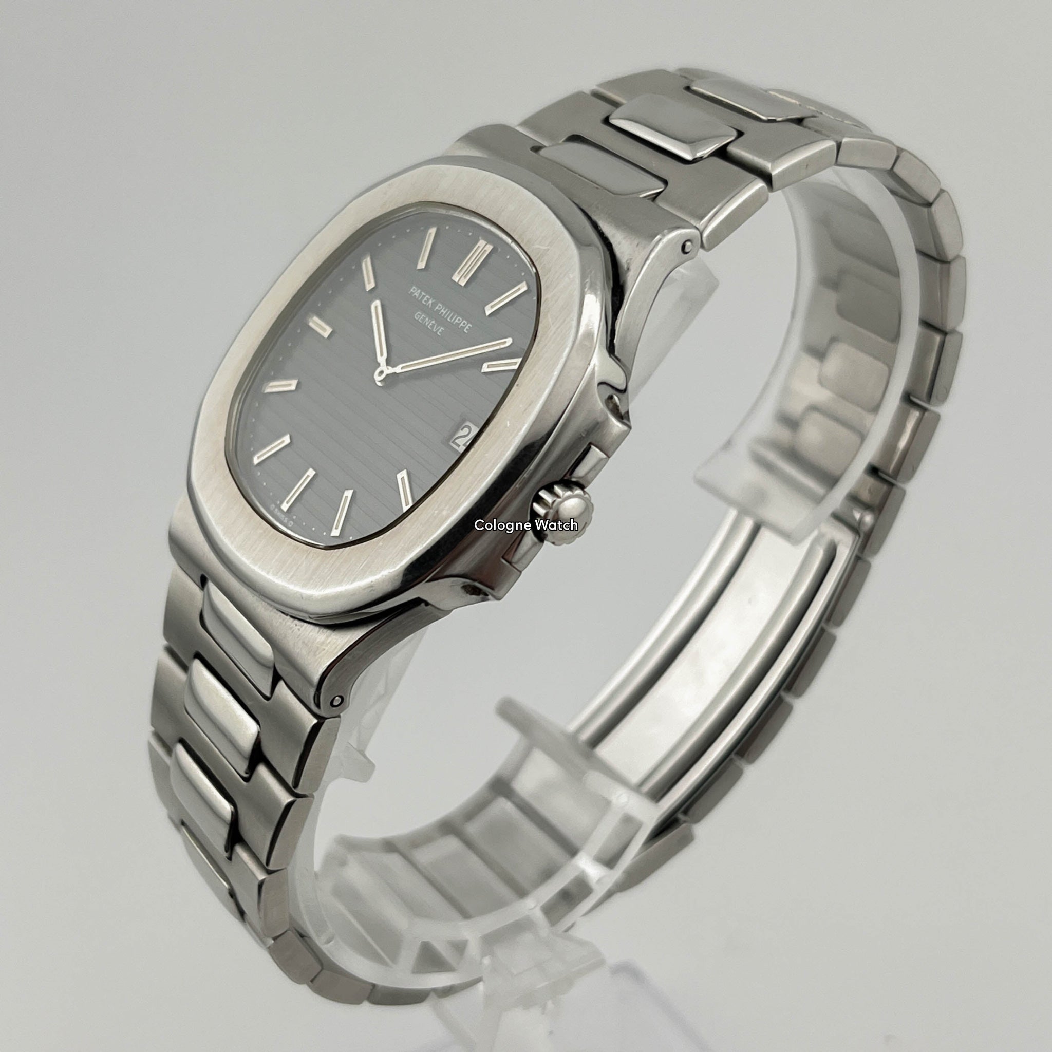 Patek Philippe Nautilus Jumbo 3700 Steel Extract from the family register