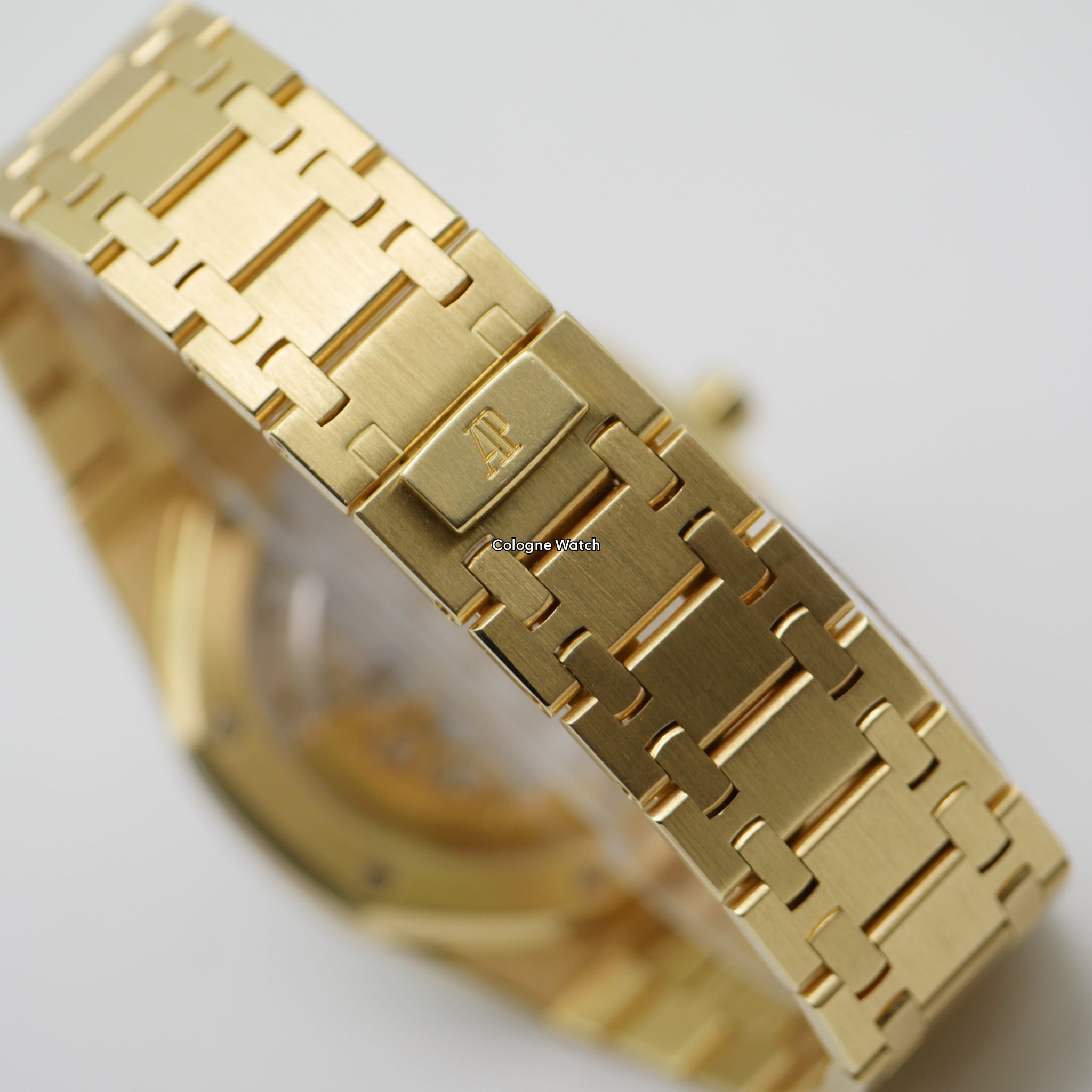 Audemars Piguet Royal Oak "Jumbo" Ultra Thin Yellow Gold 15202BA.OO.0944BA.01 - 2001