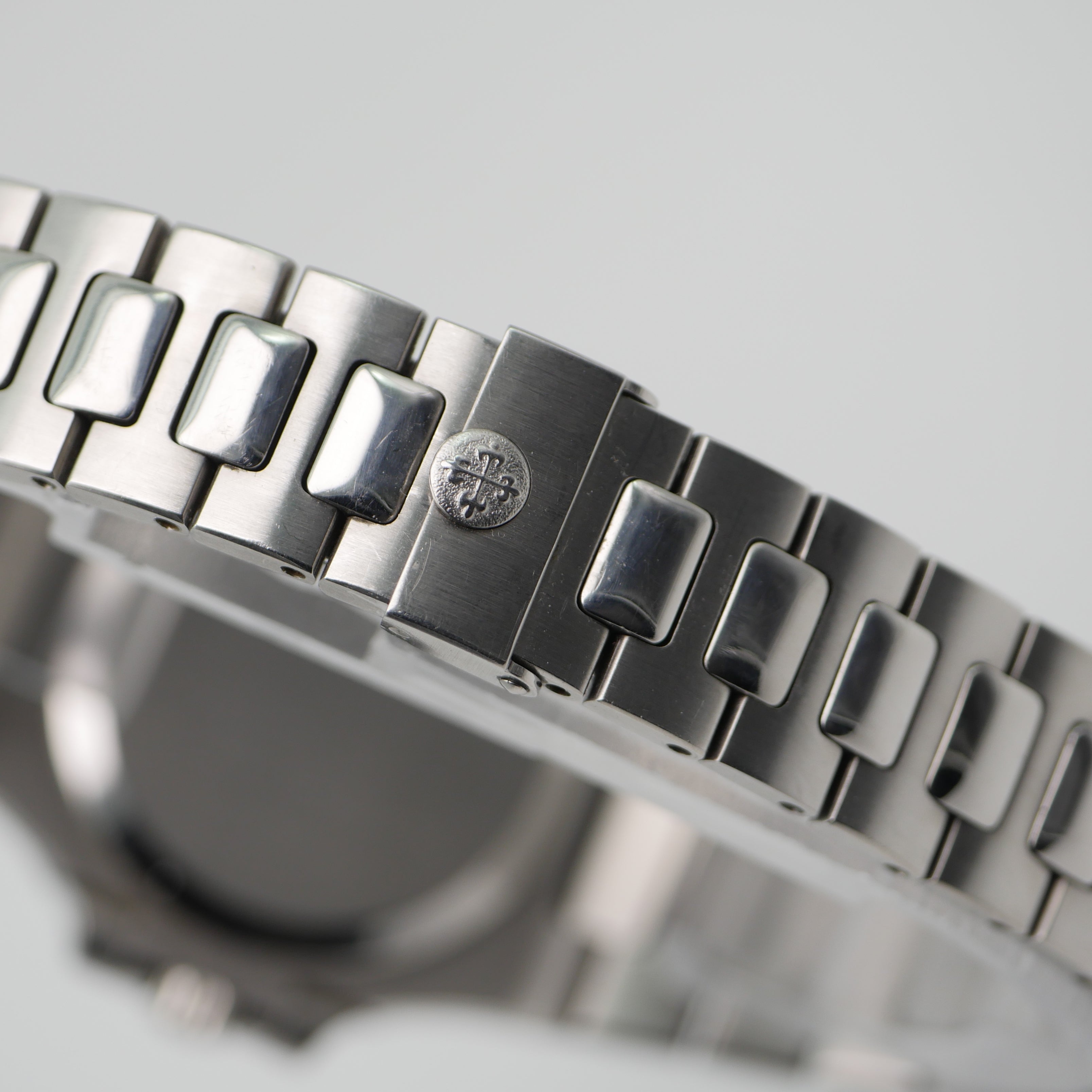 Patek Philippe Nautilus 36mm Stahl - 3800/1A-001 - 1998