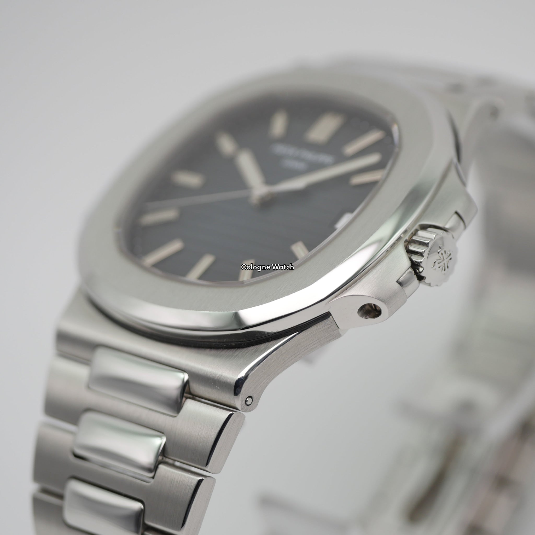 Patek Philippe Nautilus Stahl 5711/1A-001 - 2012 KALIBER 315SC 6 Monate verbaut!