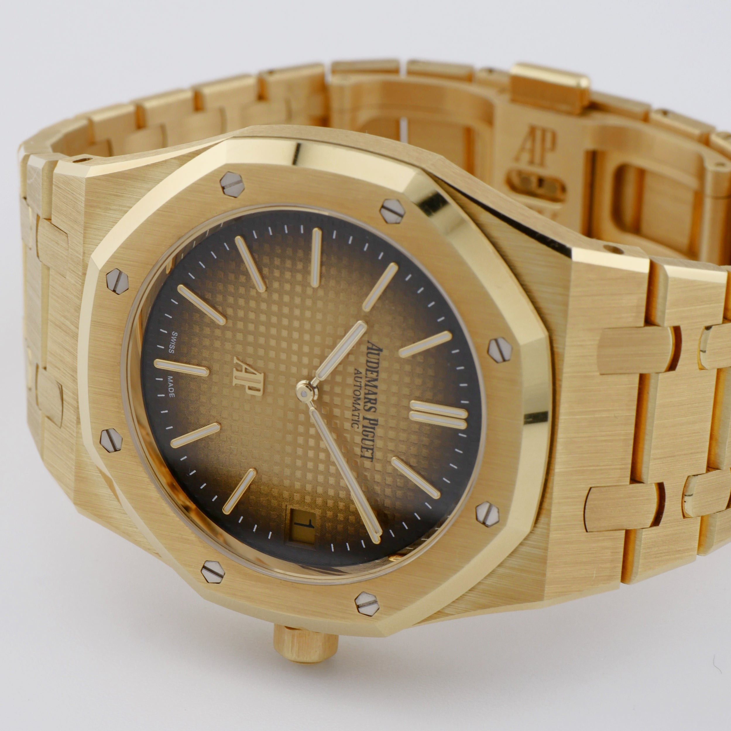 Audemars Piguet Royal Oak ''Jumbo'' Ultra Thin Yellow Gold 16202BA.OO.1240BA.02 - 2024