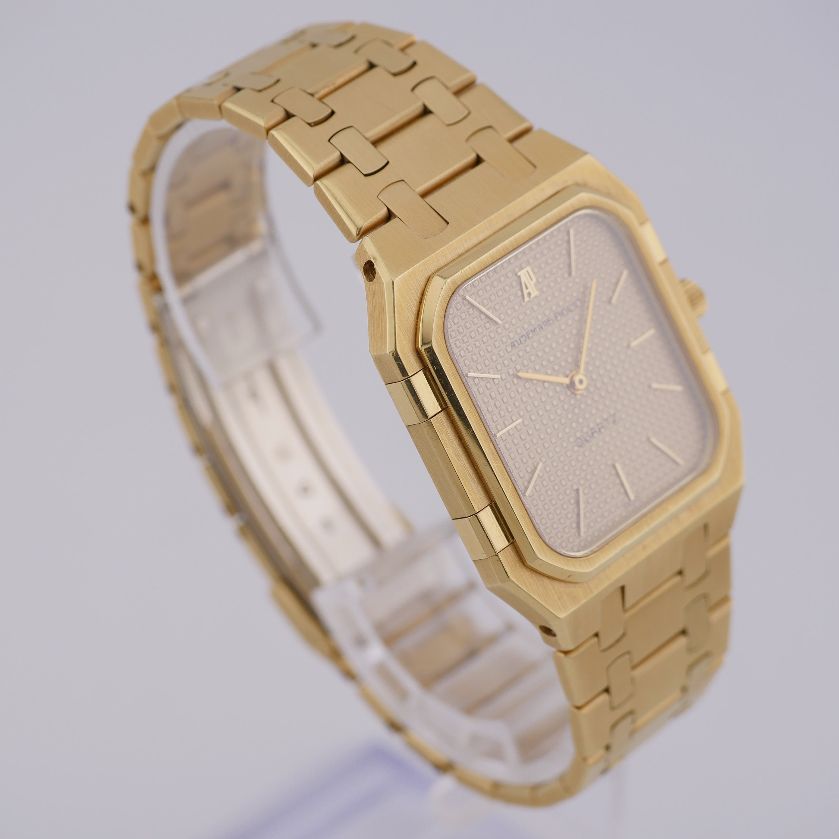 Audemars Piguet Royal Oak Rectangular Gelbgold 56005BA.OO.0477BA.01 - 1978