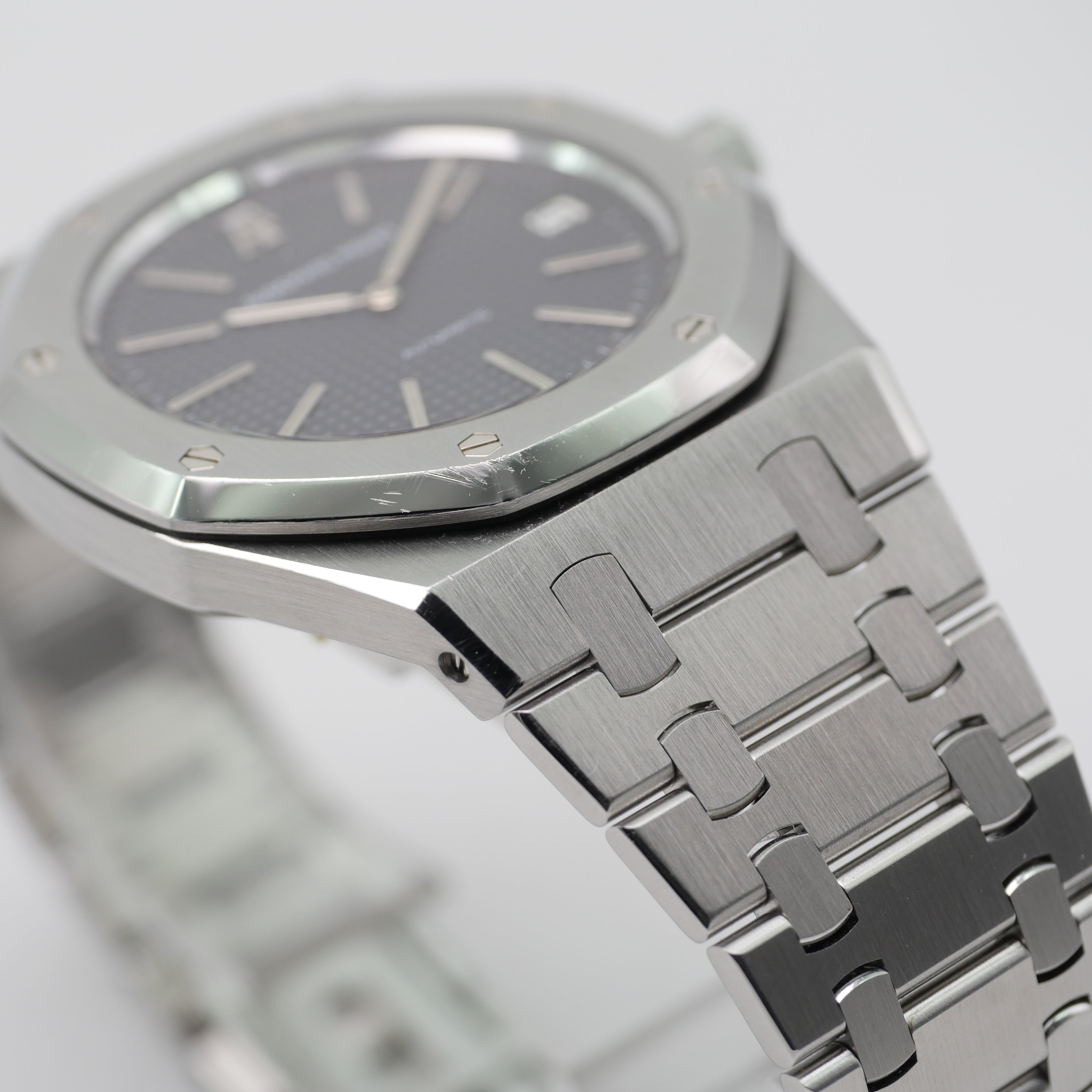 Audemars Piguet Royal Oak "Jumbo" Steel 14802ST - 1993 - limited model to 1000 pieces. - Includes recent service from Audemars Piguet 