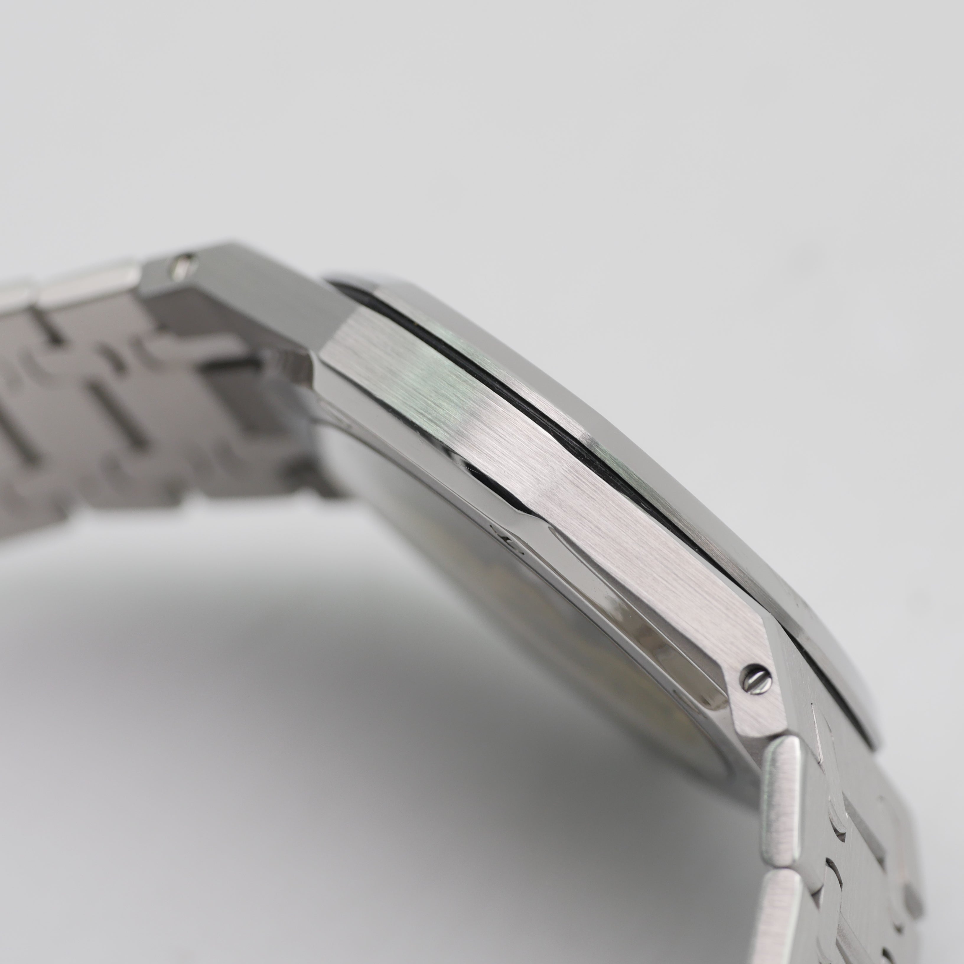 Audemars Piguet Royal Oak "Jumbo" Steel 14802ST - 1993 - limited model to 1000 pieces. - Includes recent service from Audemars Piguet 